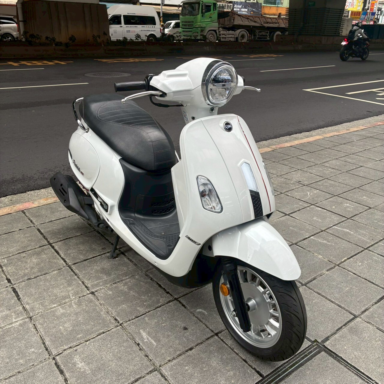 LINE_ALBUM__1118_260419_4