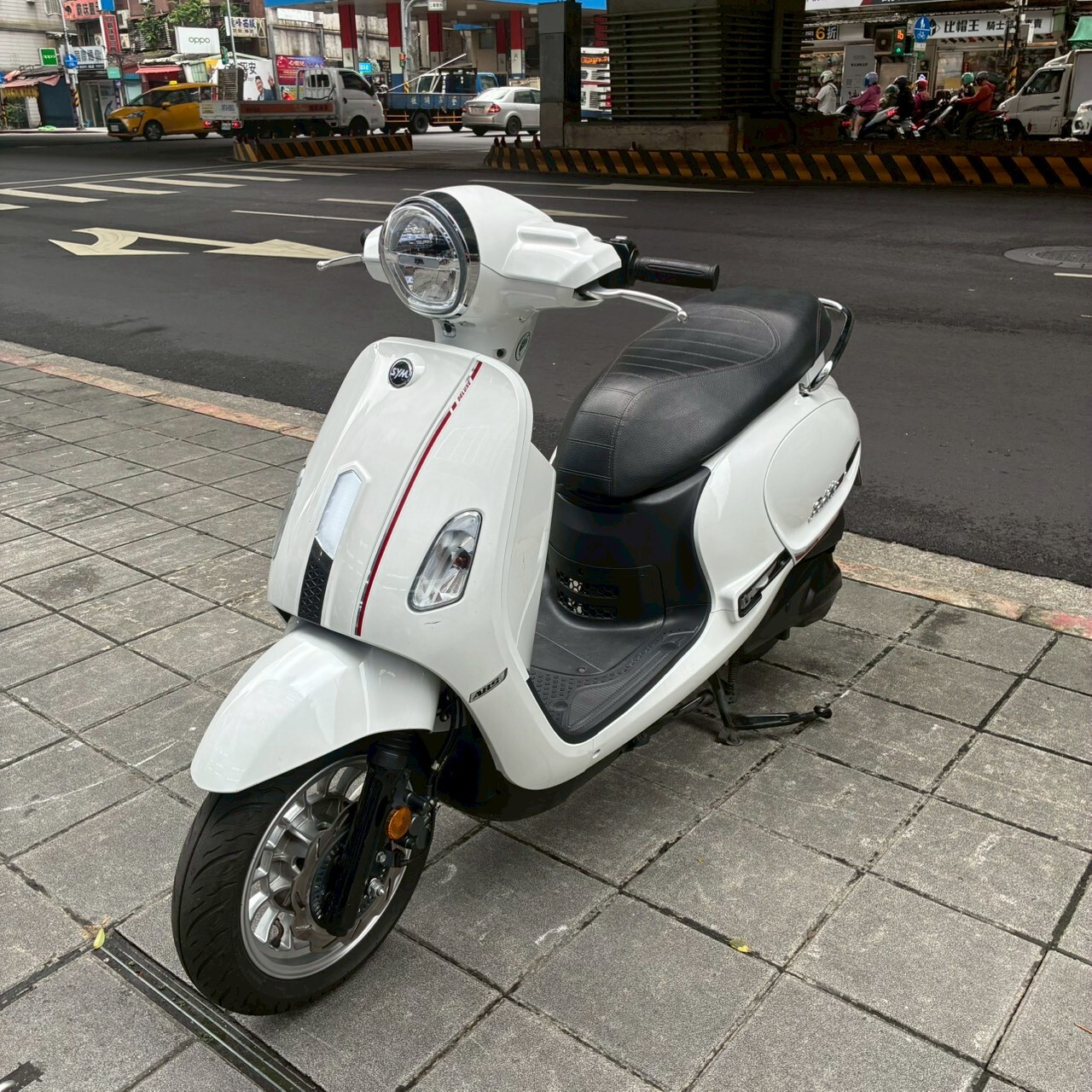 LINE_ALBUM__1118_260419_2