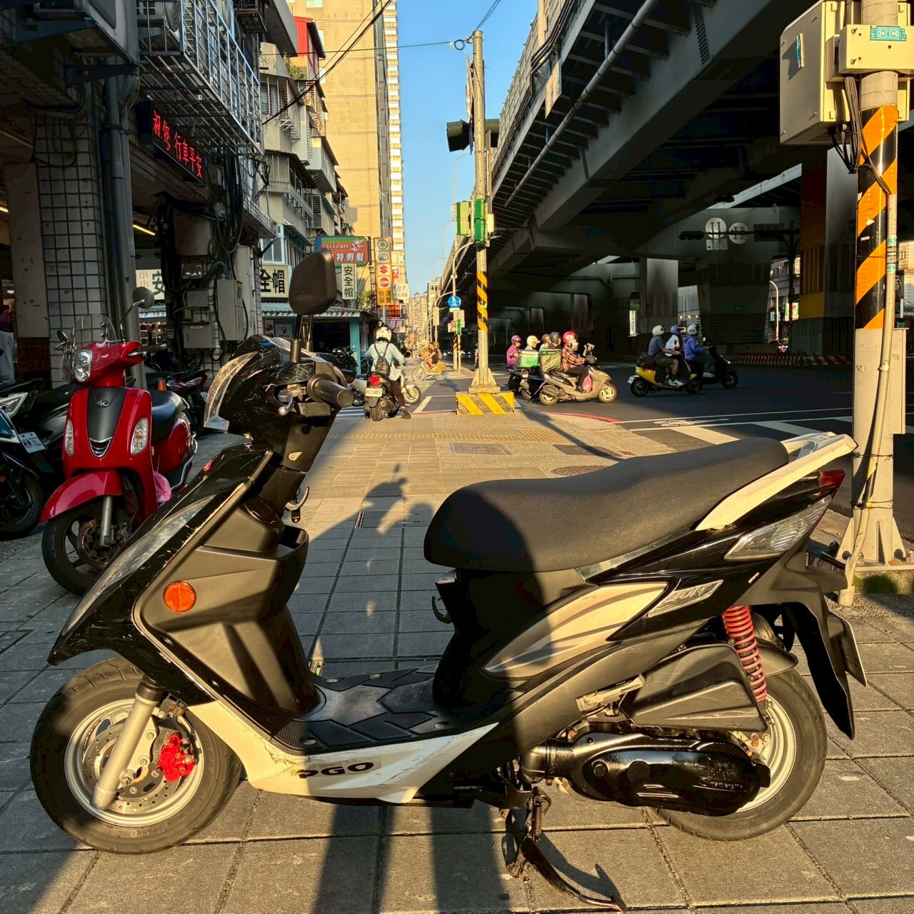 LINE_ALBUM_2016 PGO BON 125_8251 $28000_260419_4