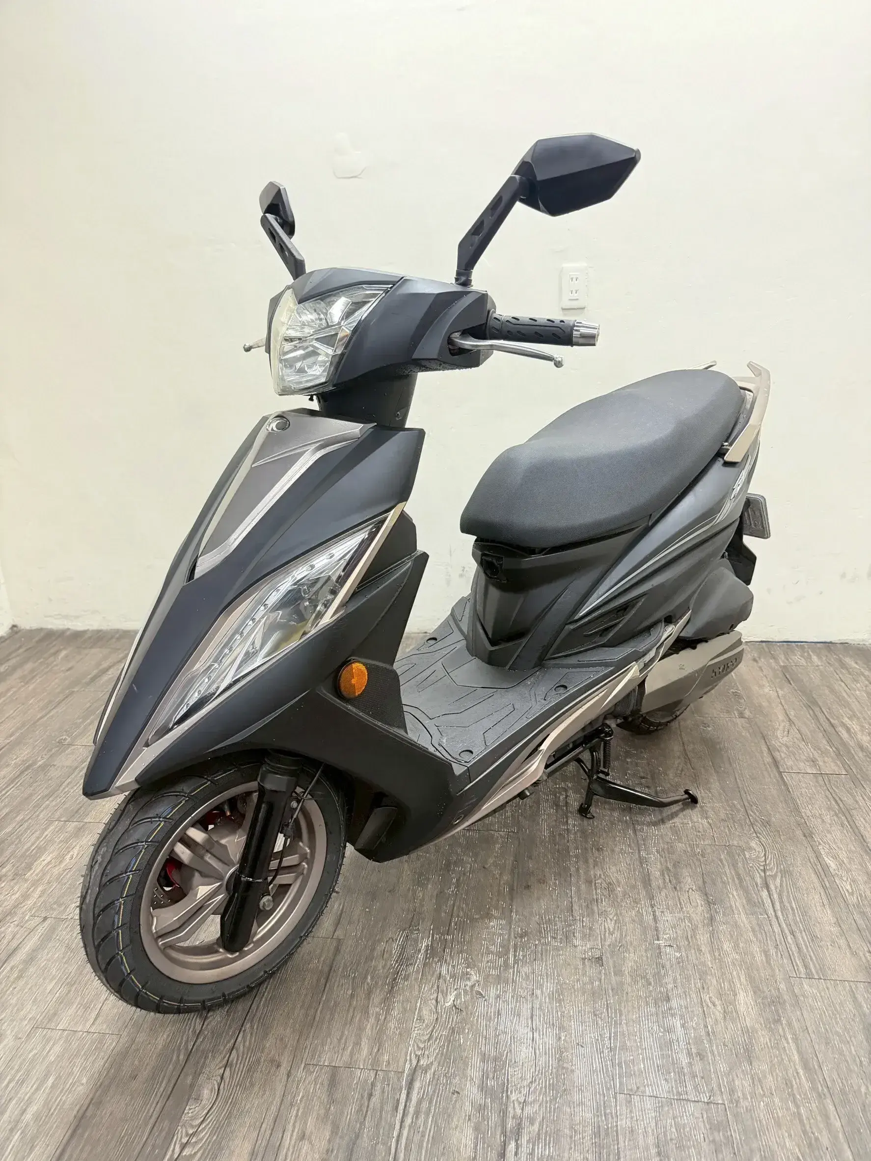 LINE_ALBUM_2016 光陽 G6 150 _9037 $ 38000里程41XXX_260324_2