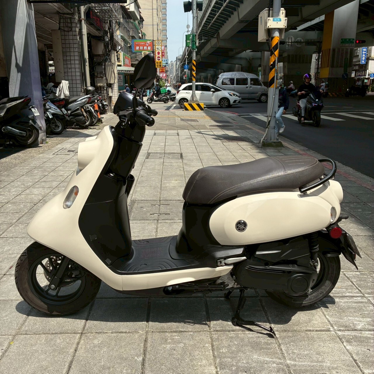 LINE_ALBUM_小小兵_9827_260428_4