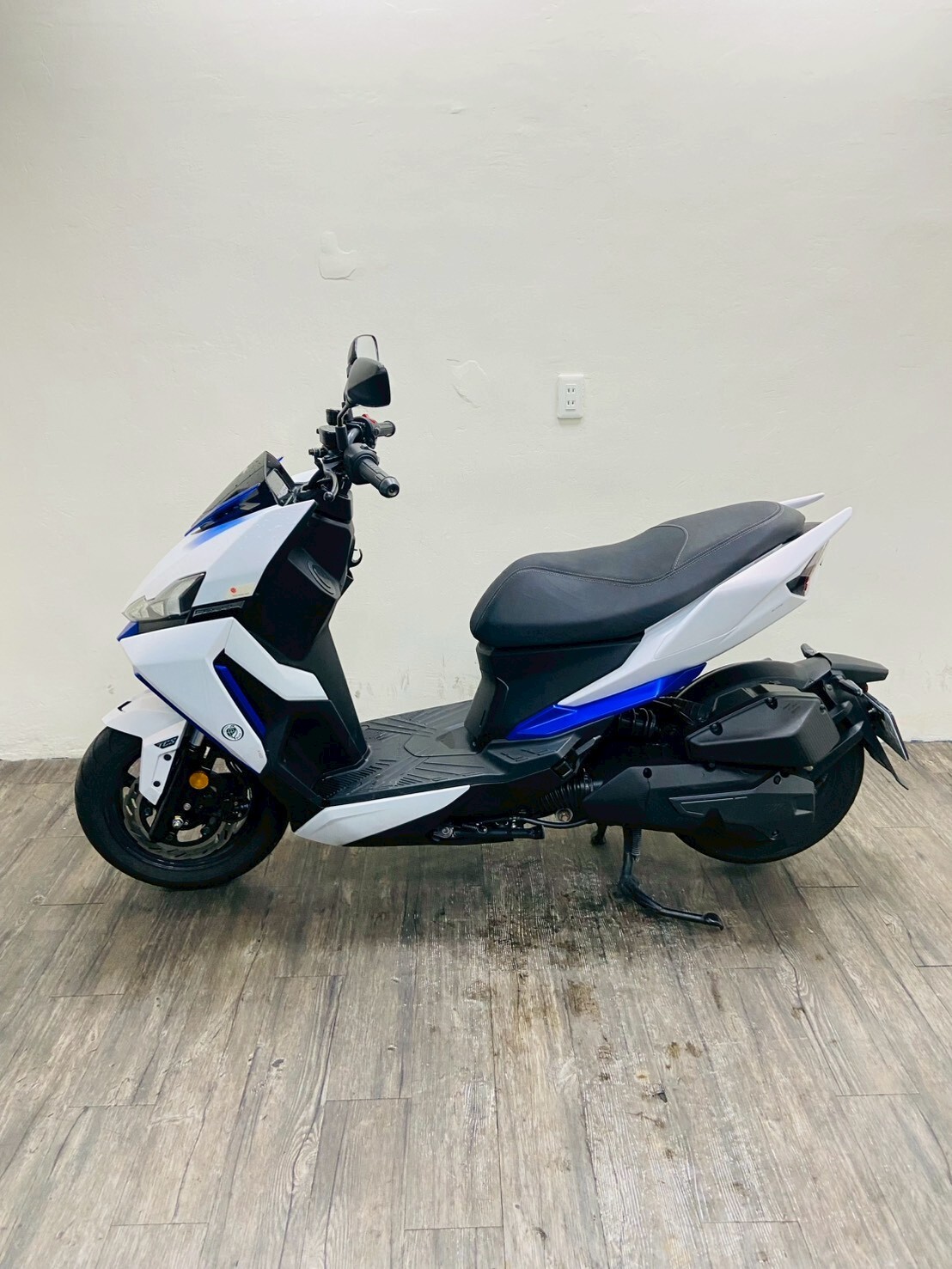 LINE_ALBUM_2025 DRG 2.0key less _0966 $102000 里程25XX_260430_5