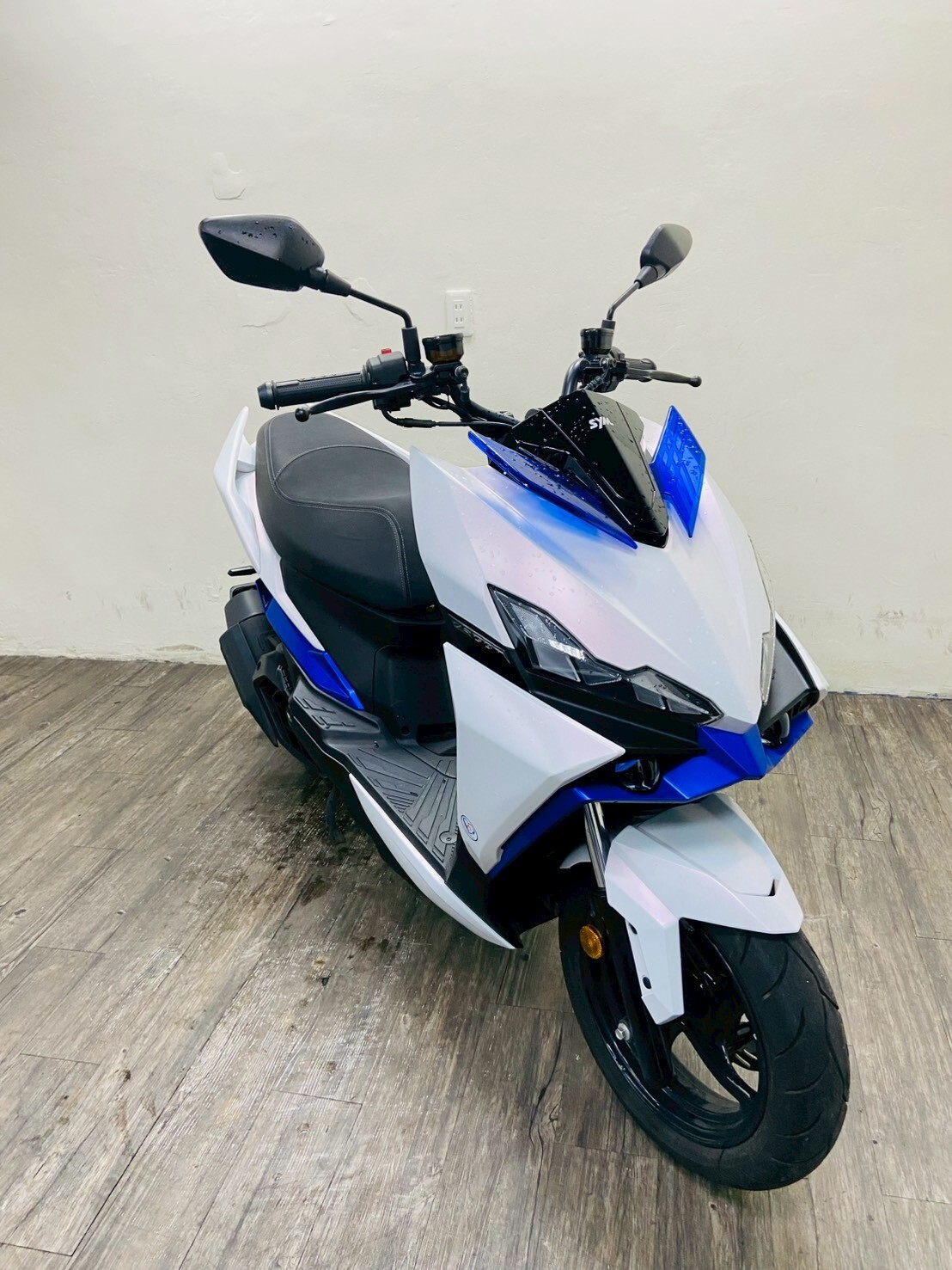 LINE_ALBUM_2025 DRG 2.0key less _0966 $102000 里程25XX_260430_2