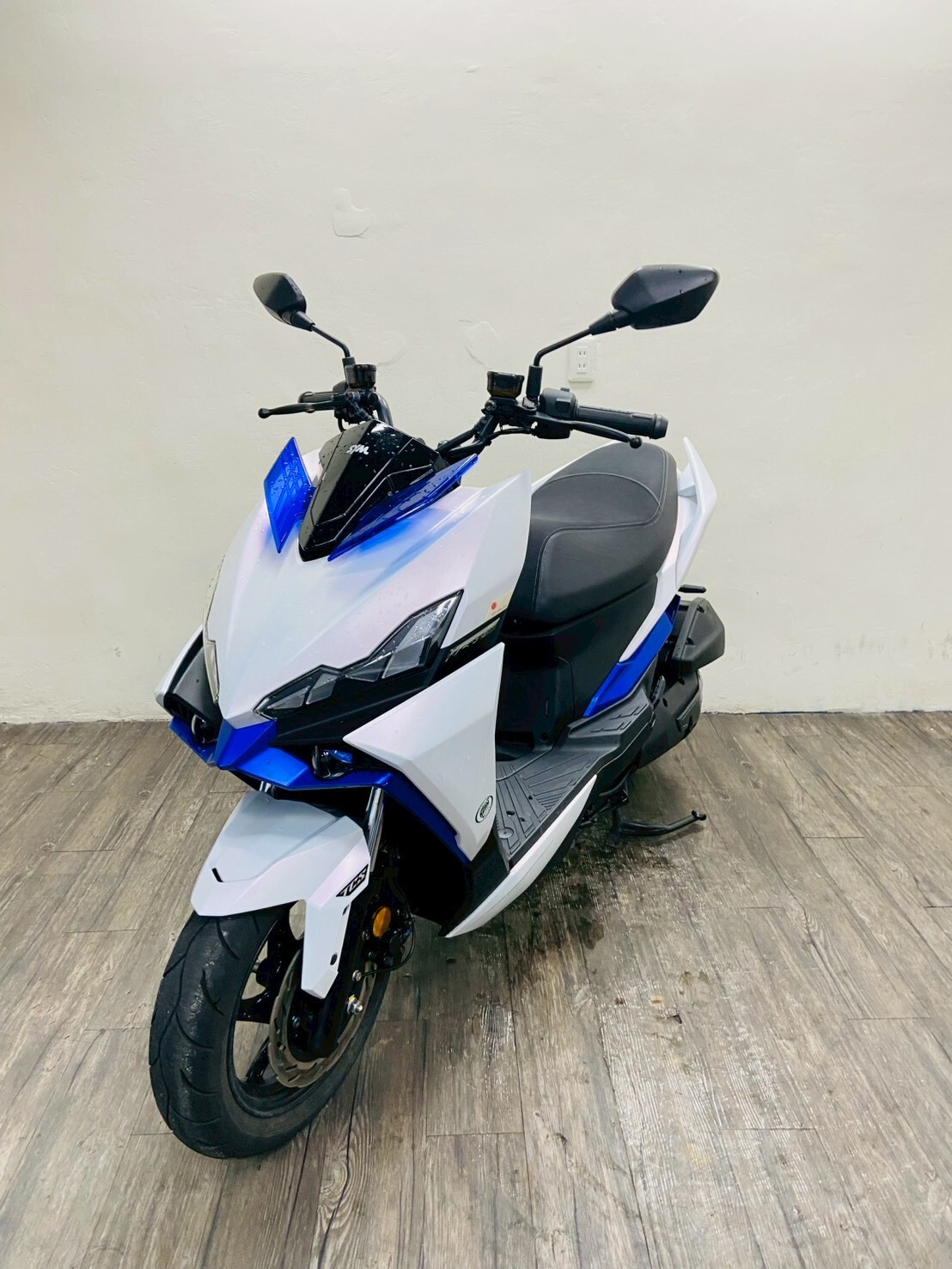 LINE_ALBUM_2025 DRG 2.0key less _0966 $102000 里程25XX_260430_3