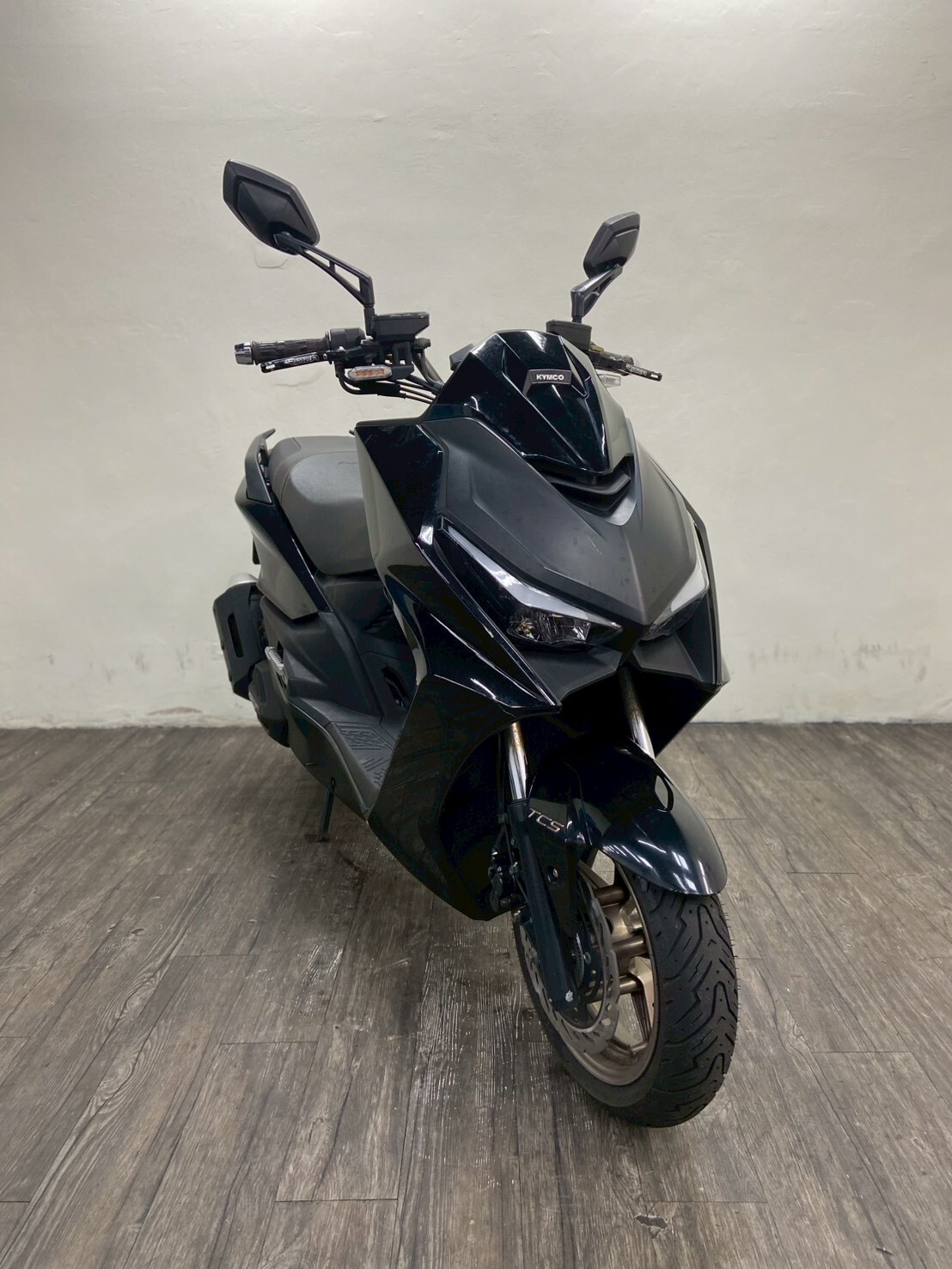 LINE_ALBUM_2021 光陽 KRV 180 TCS _9908 $66000 里程31xxx_260507_2