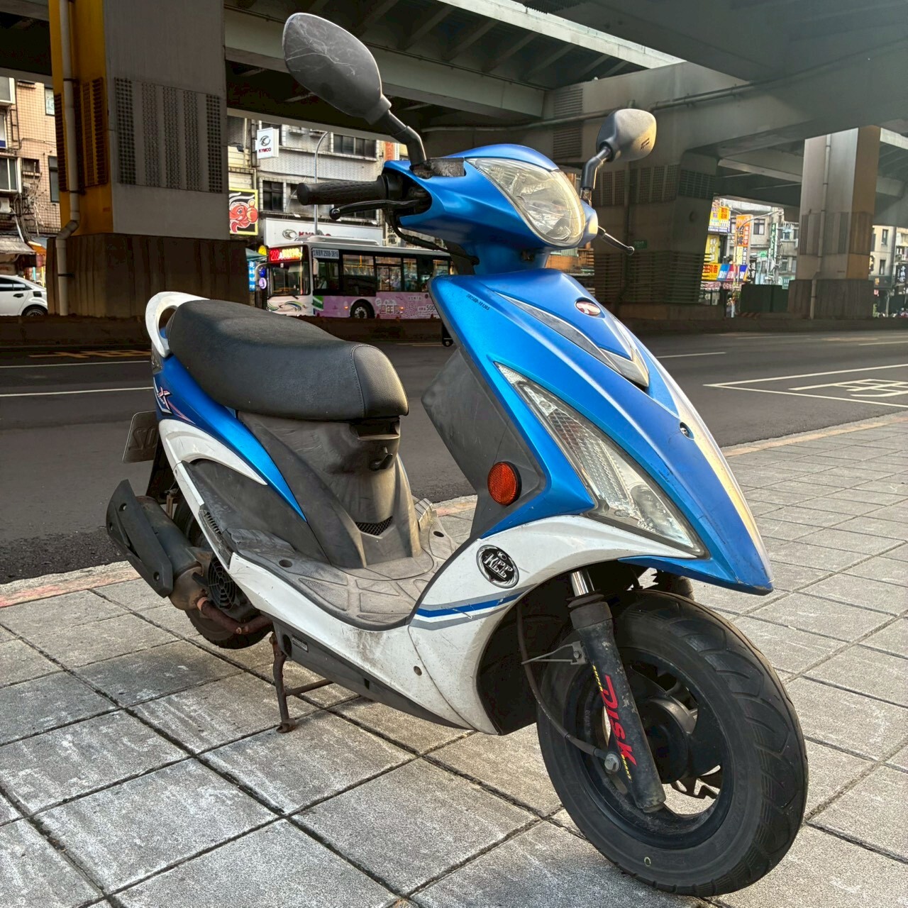 LINE_ALBUM__1902_260508_2