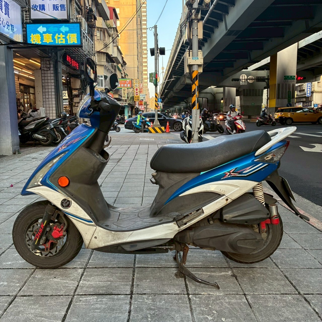 LINE_ALBUM__1902_260508_4