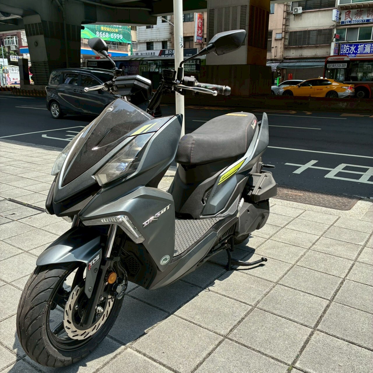LINE_ALBUM__6175_260511_2