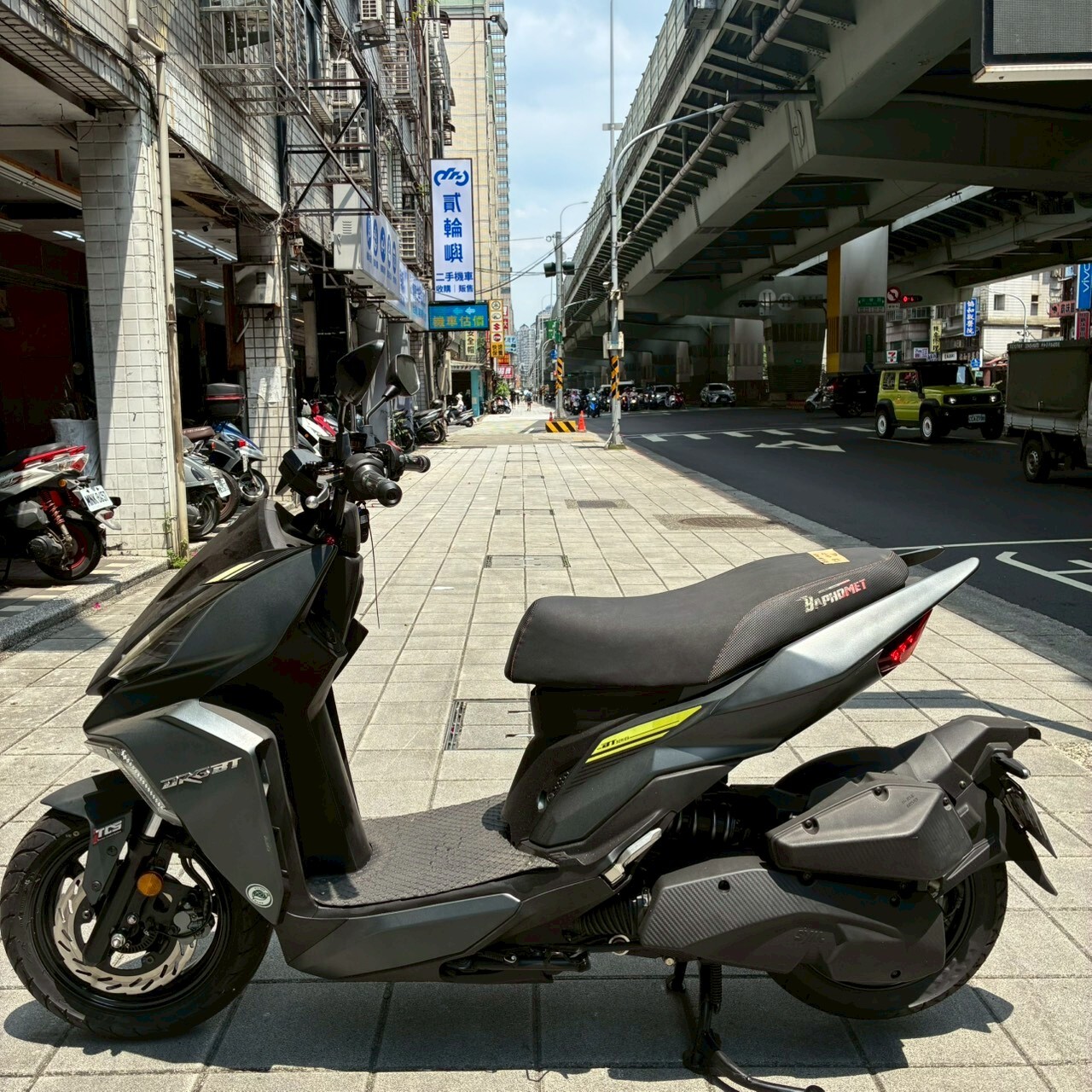 LINE_ALBUM__6175_260511_4