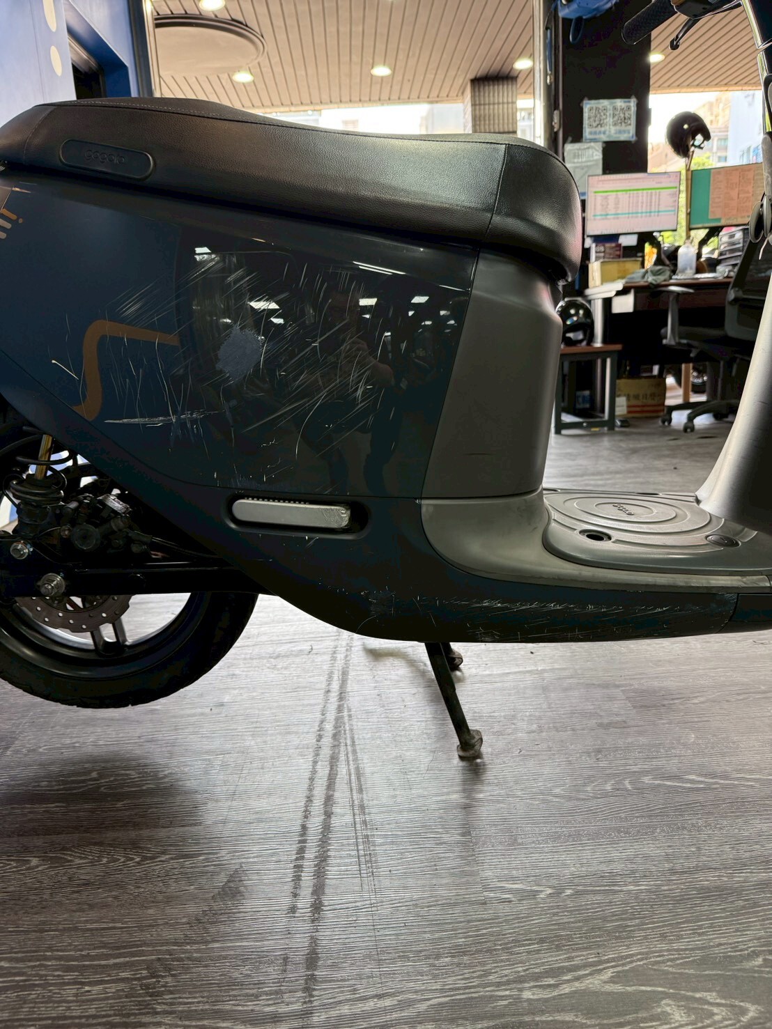LINE_ALBUM_17年 睿能 GOGORO 2 PLUS 鏈條版 雙碟 _7183 25879km $28000_260515_6
