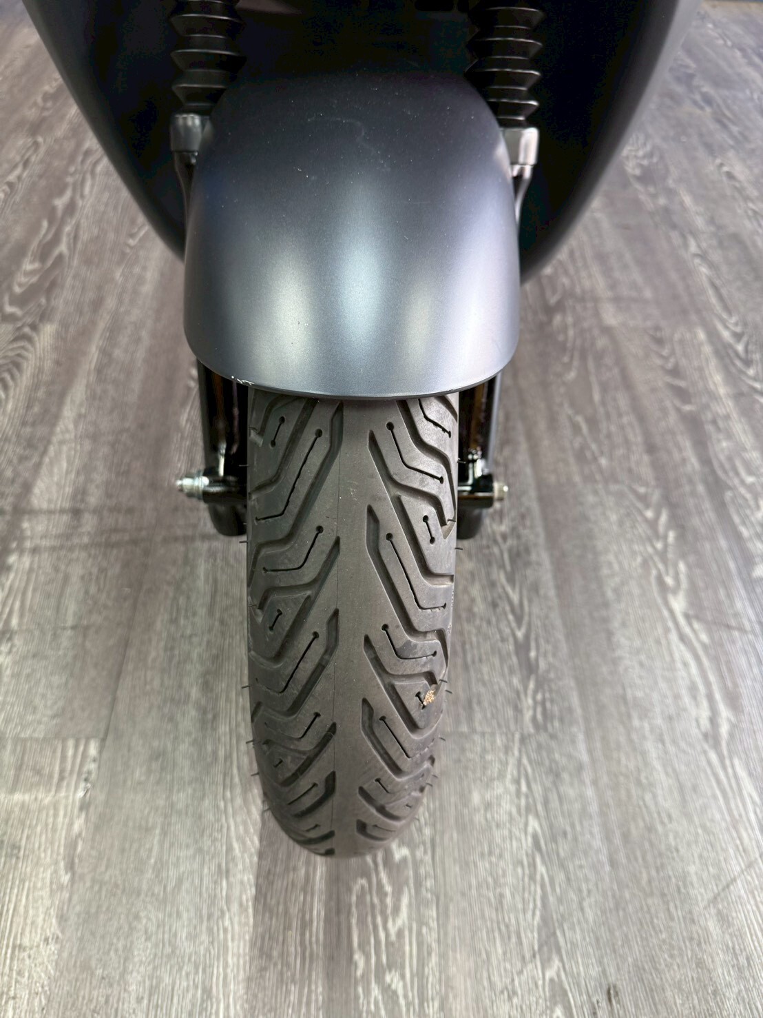 LINE_ALBUM_17年 睿能 GOGORO 2 PLUS 鏈條版 雙碟 _7183 25879km $28000_260515_7