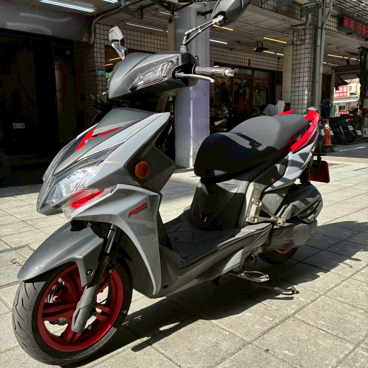 LINE_ALBUM__7711_260516_2