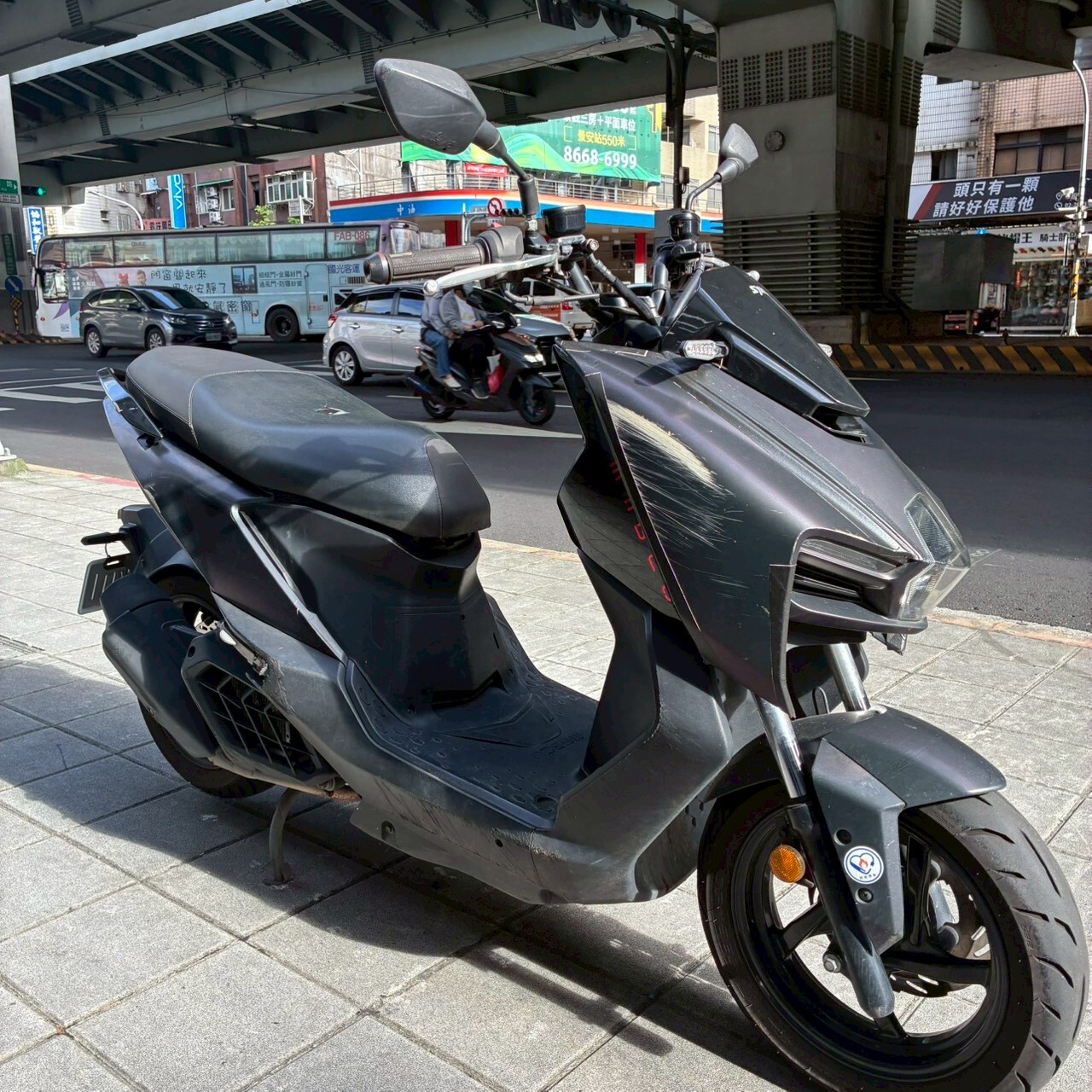 LINE_ALBUM__8701_260516_3
