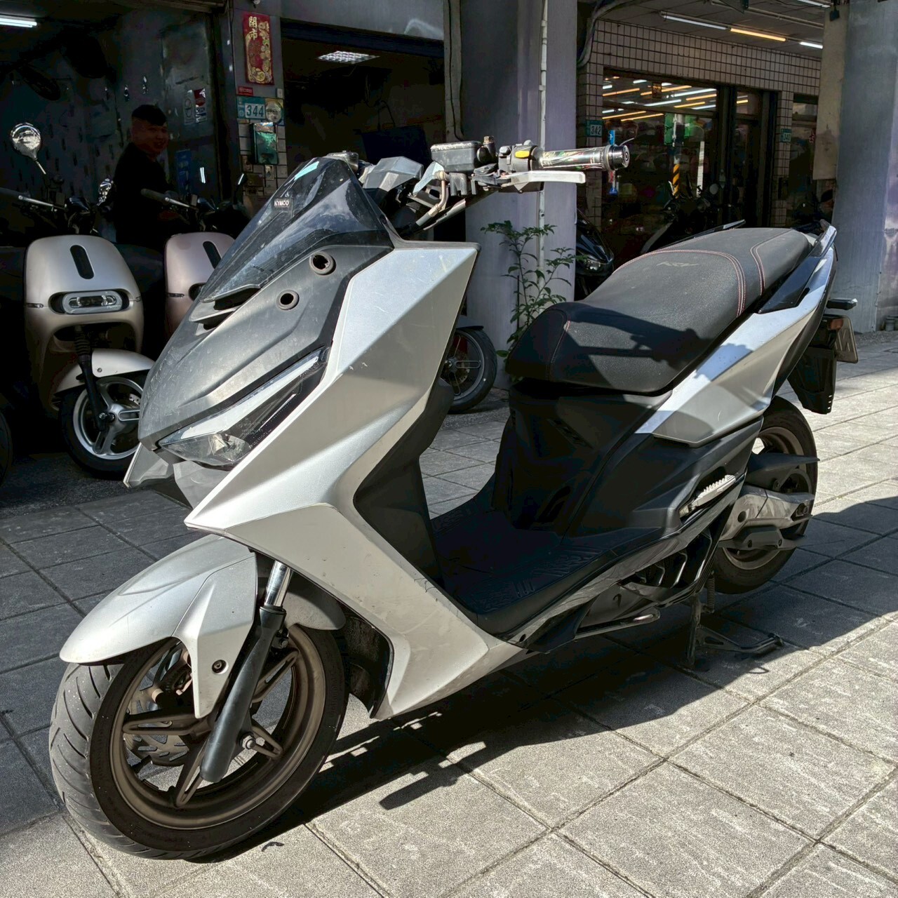 LINE_ALBUM__3863_260516_2