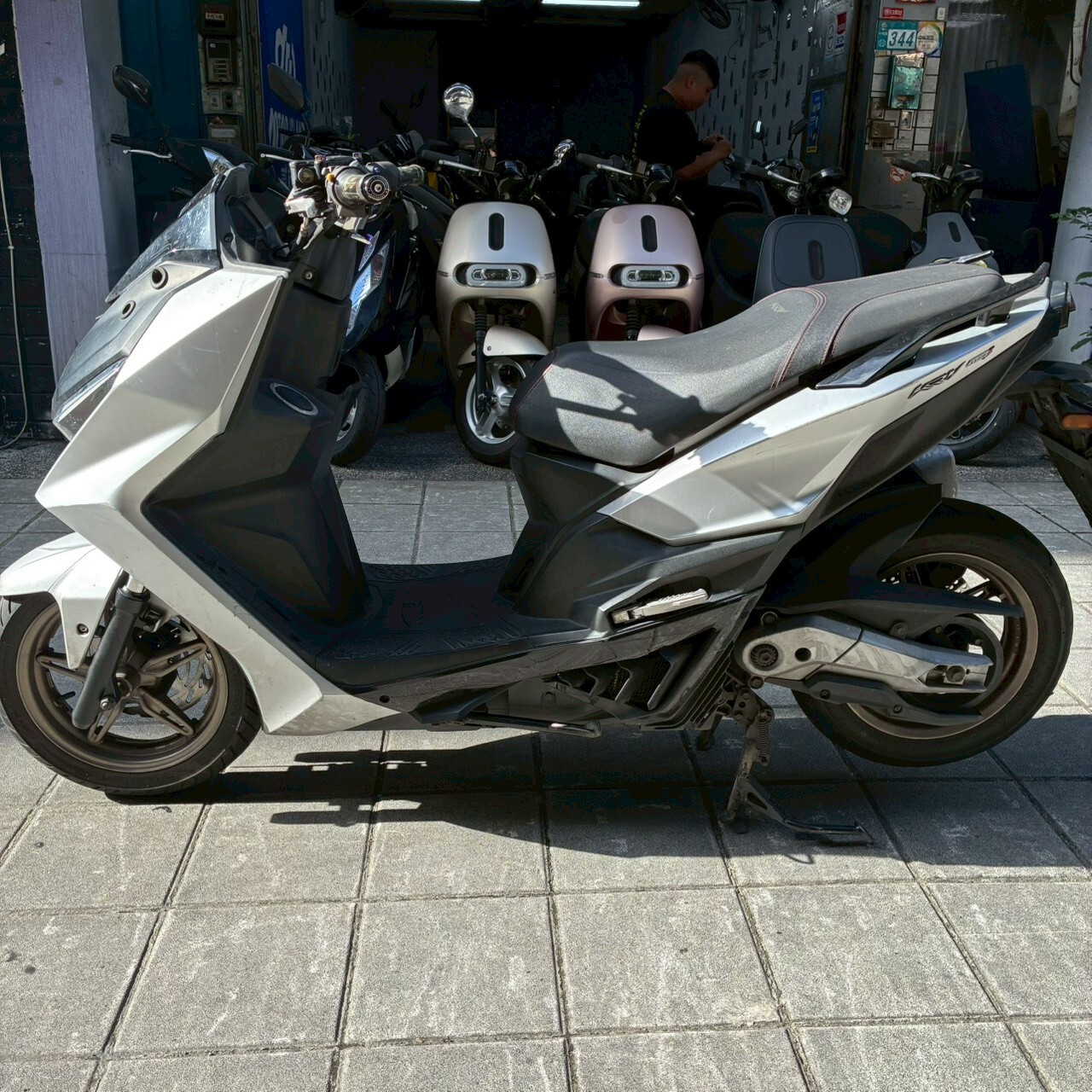 LINE_ALBUM__3863_260516_6