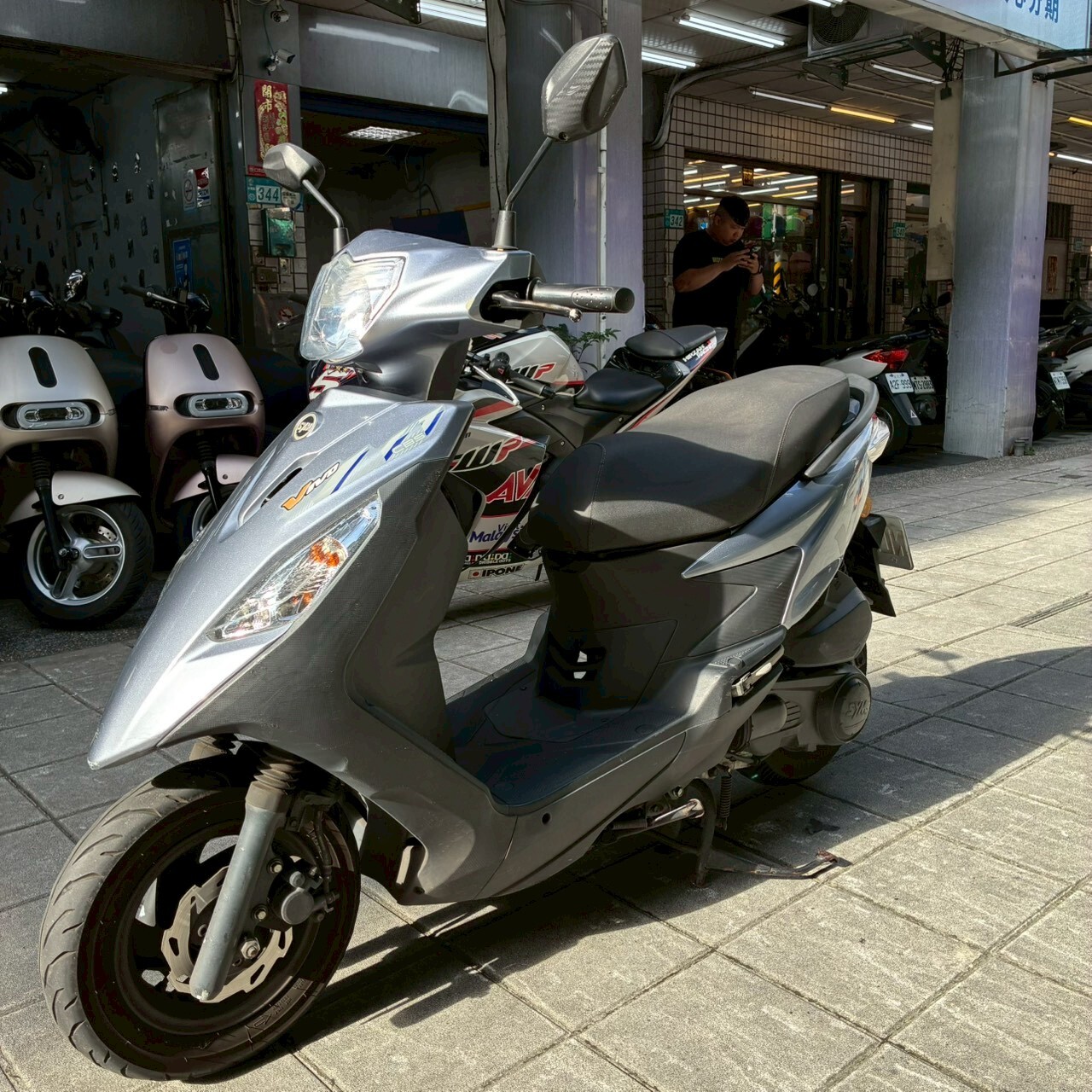 LINE_ALBUM__9810_260516_2