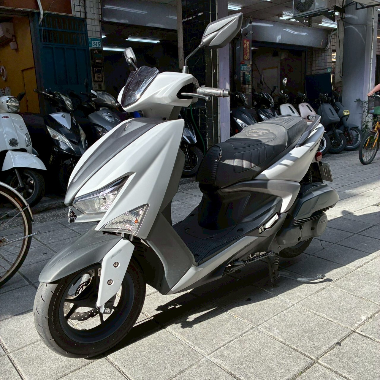 LINE_ALBUM__9259_260516_2