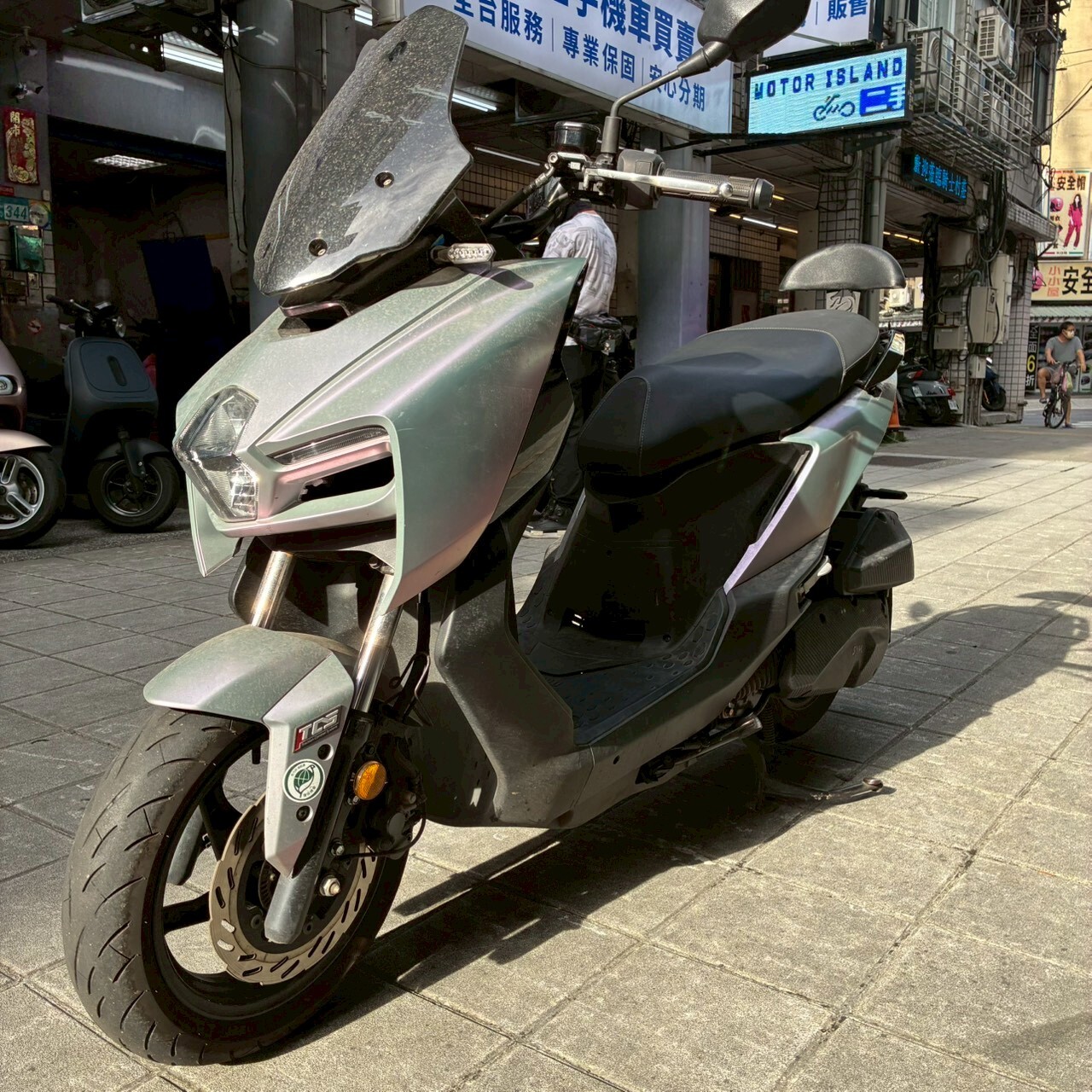 LINE_ALBUM__9027_260516_3