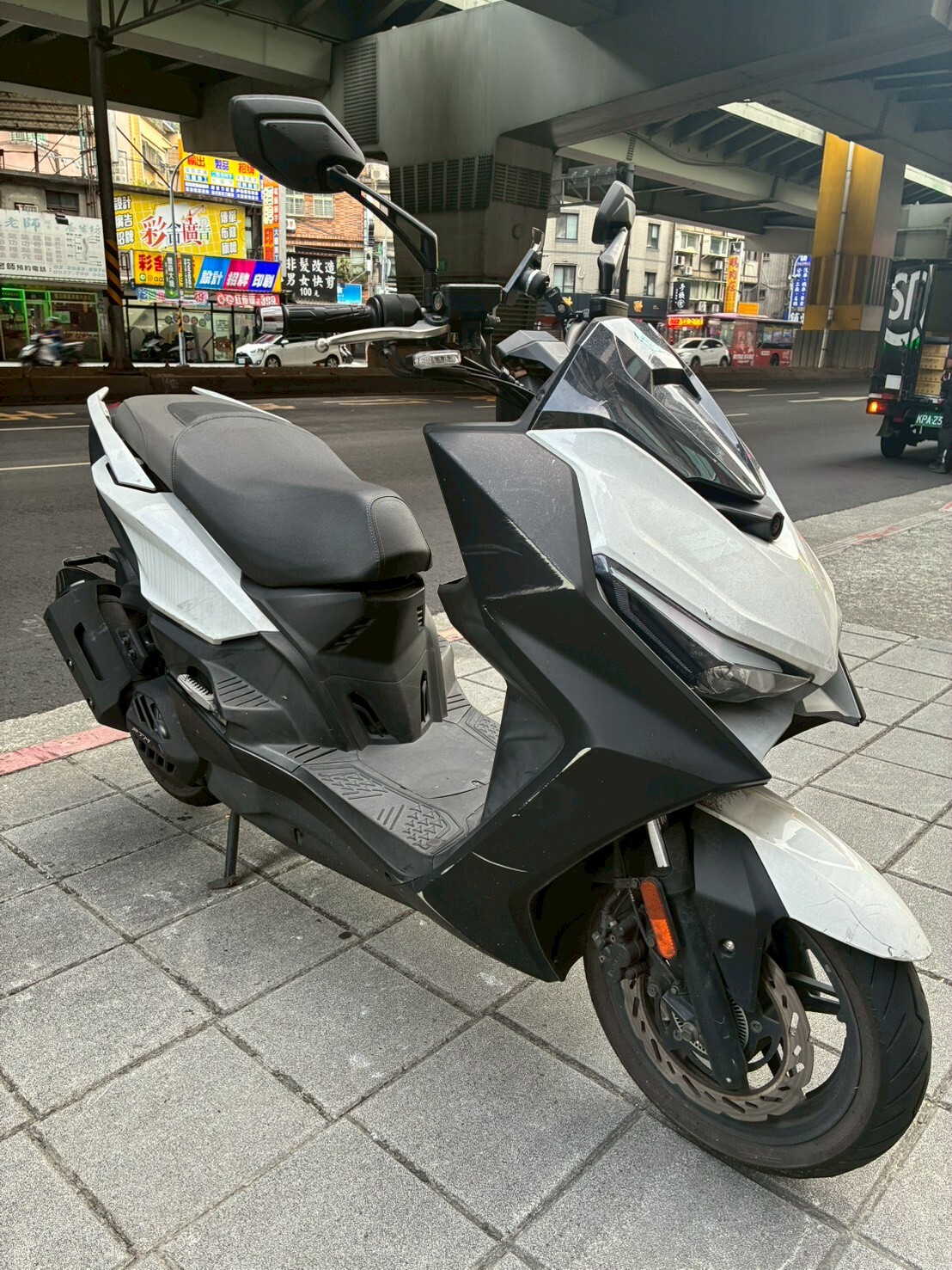 LINE_ALBUM_KRV MOTO TCS_8888_260527_2