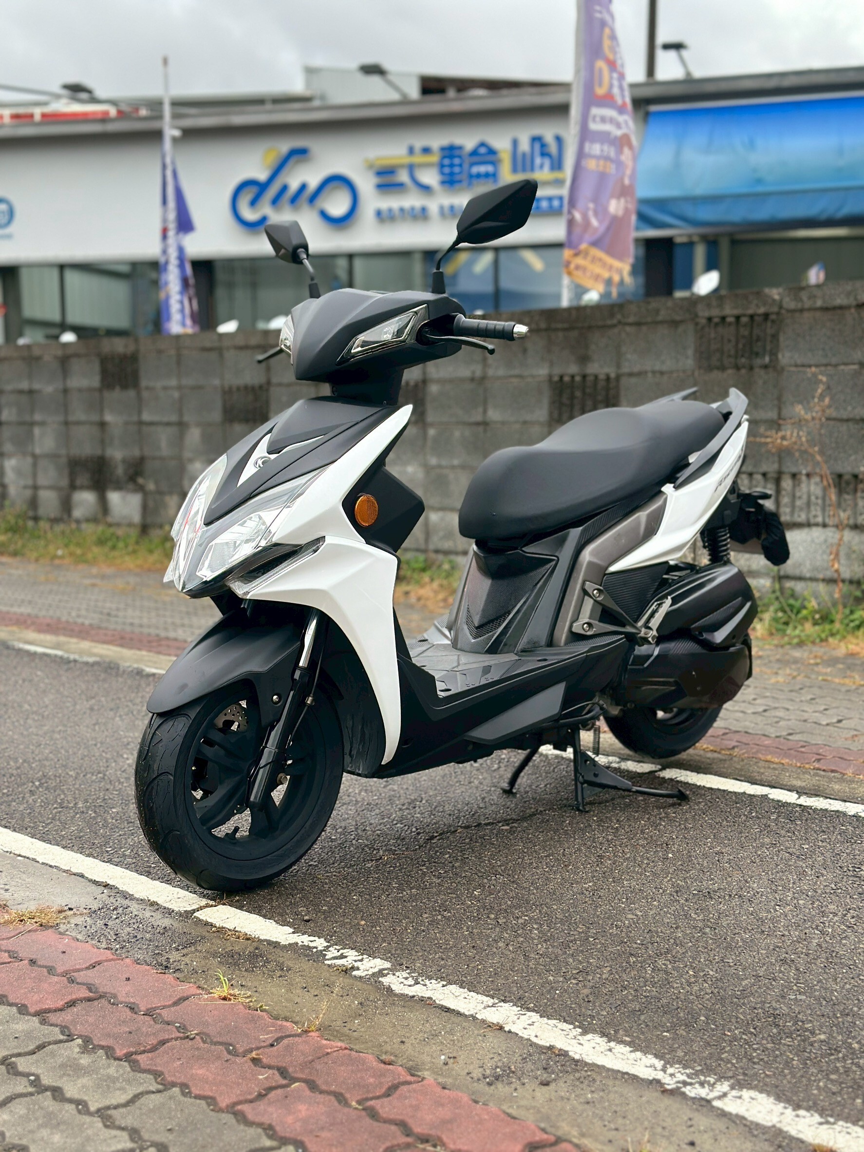 LINE_ALBUM_2017 光陽 雷霆S 150 雙碟 _8919 227xxKM $43,000_260604_1