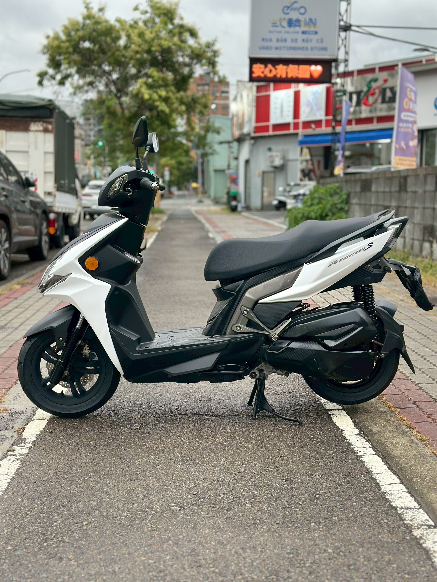 LINE_ALBUM_2017 光陽 雷霆S 150 雙碟 _8919 227xxKM $43,000_260604_4