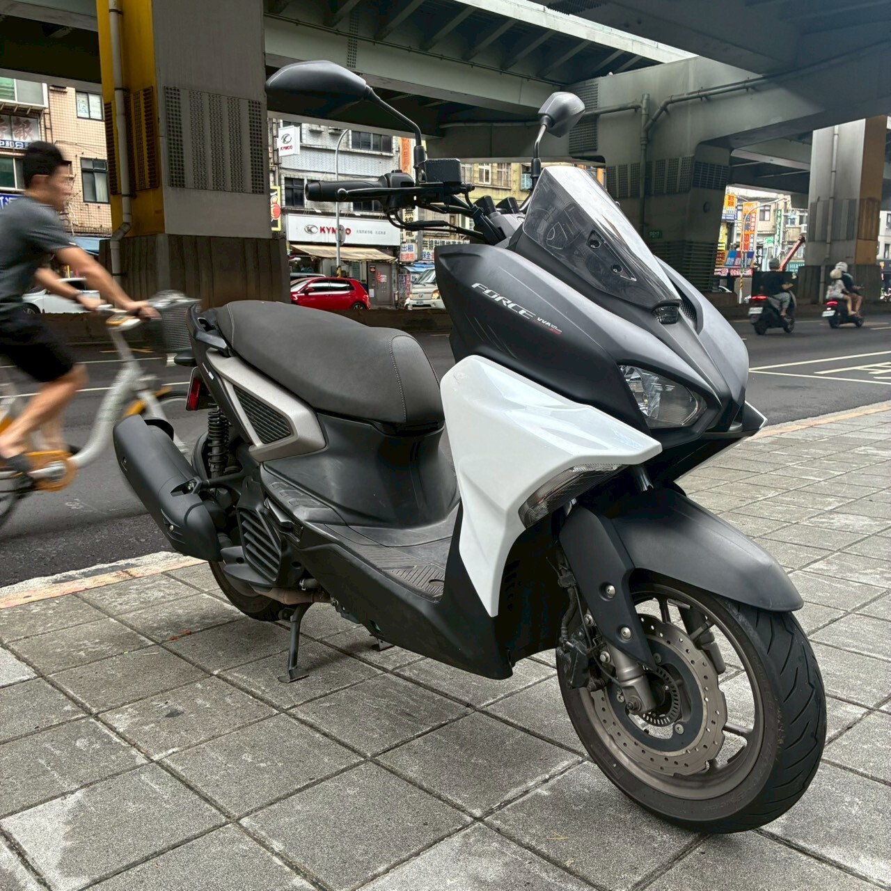 LINE_ALBUM__7307_260608_2