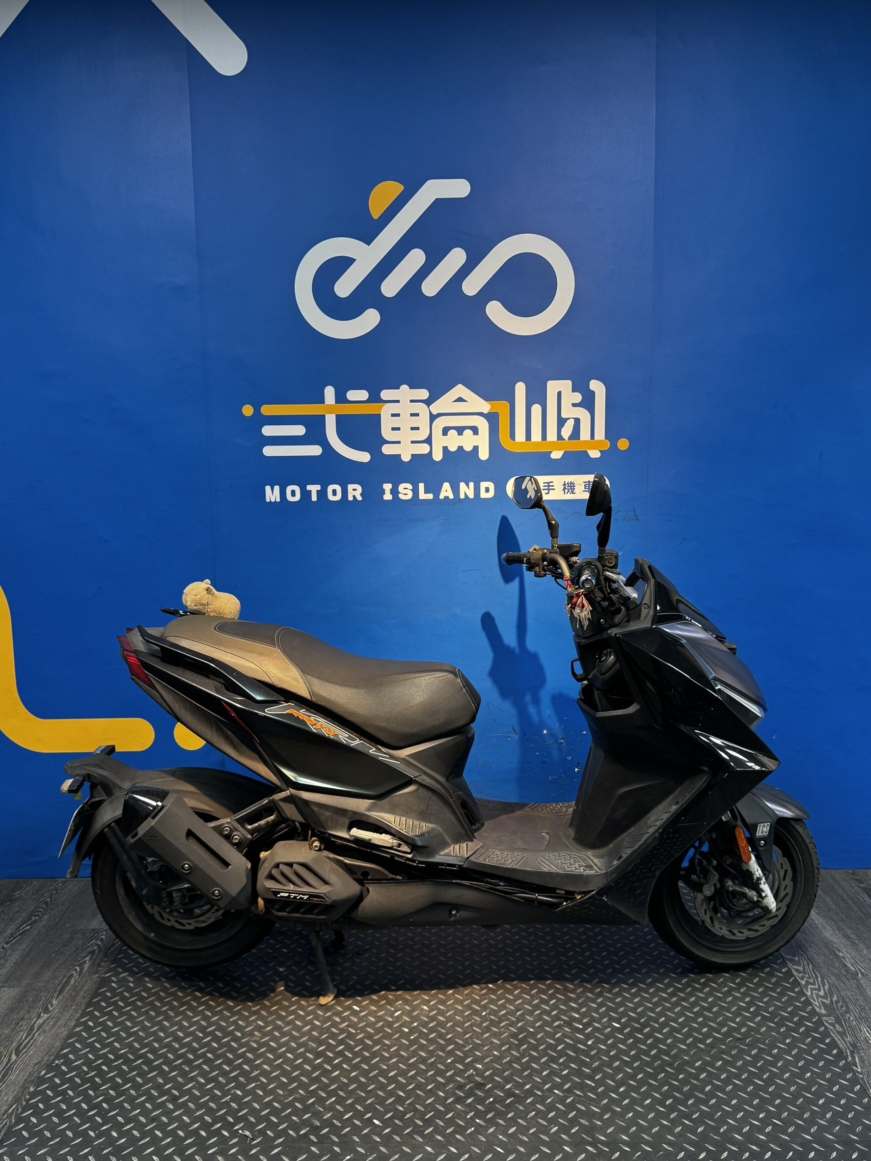 line_oa_chat_260615_195651_group_3
