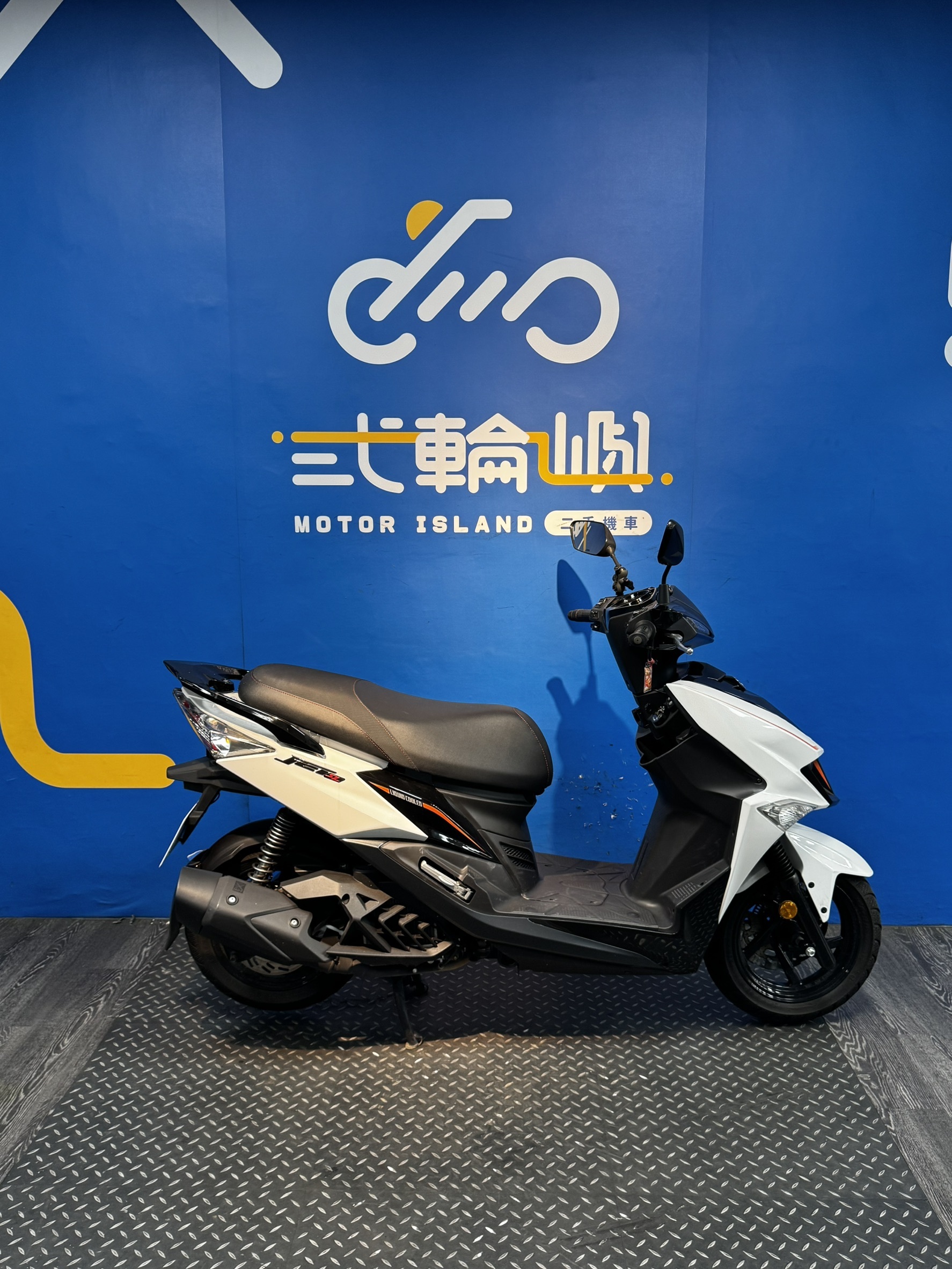 line_oa_chat_260615_195706_group_3
