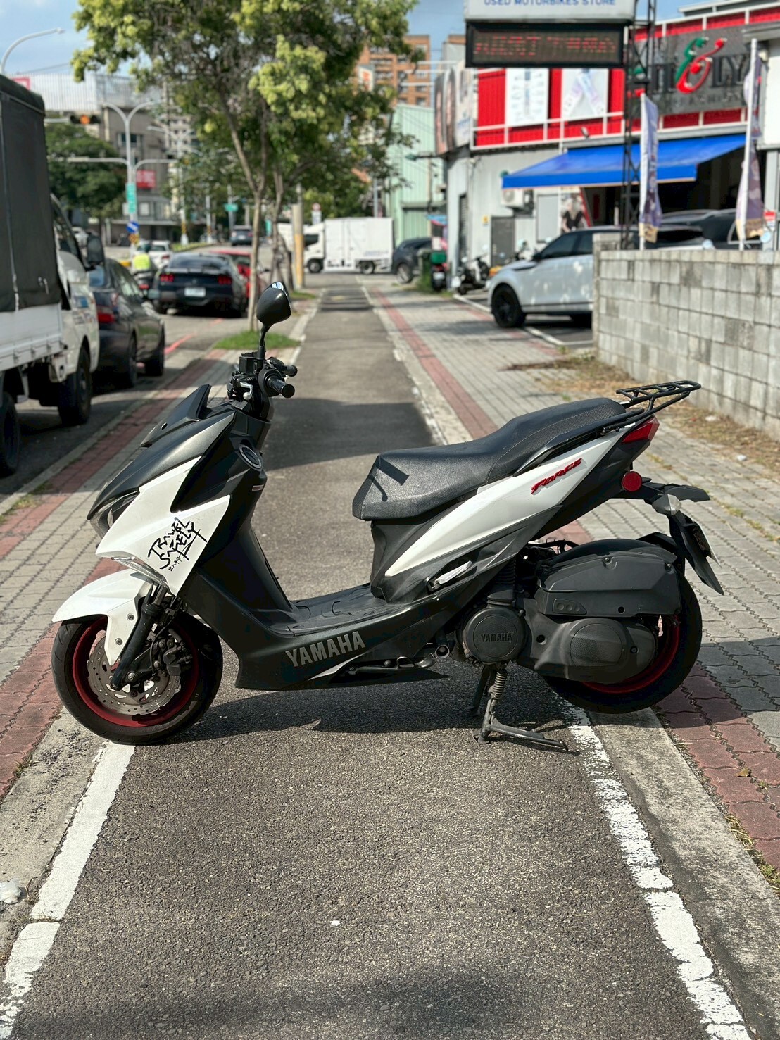 LINE_ALBUM_2018 山葉 FORCE 155 _0526 395xxKM $48,000_260618_4