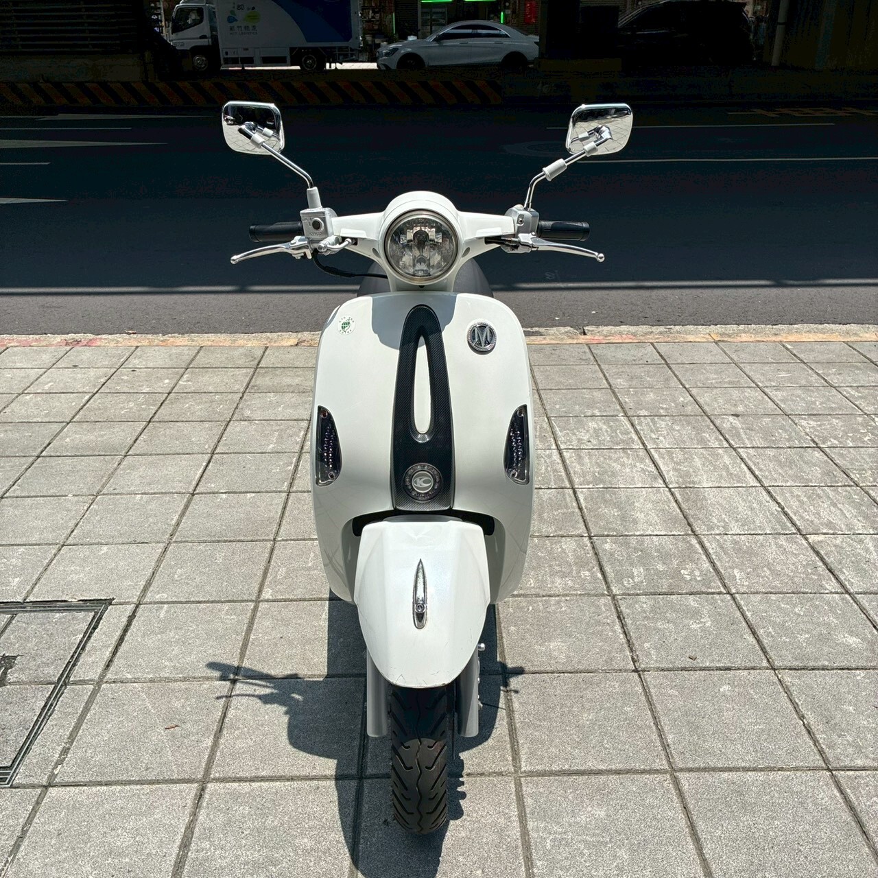 LINE_ALBUM__7015_260619_1