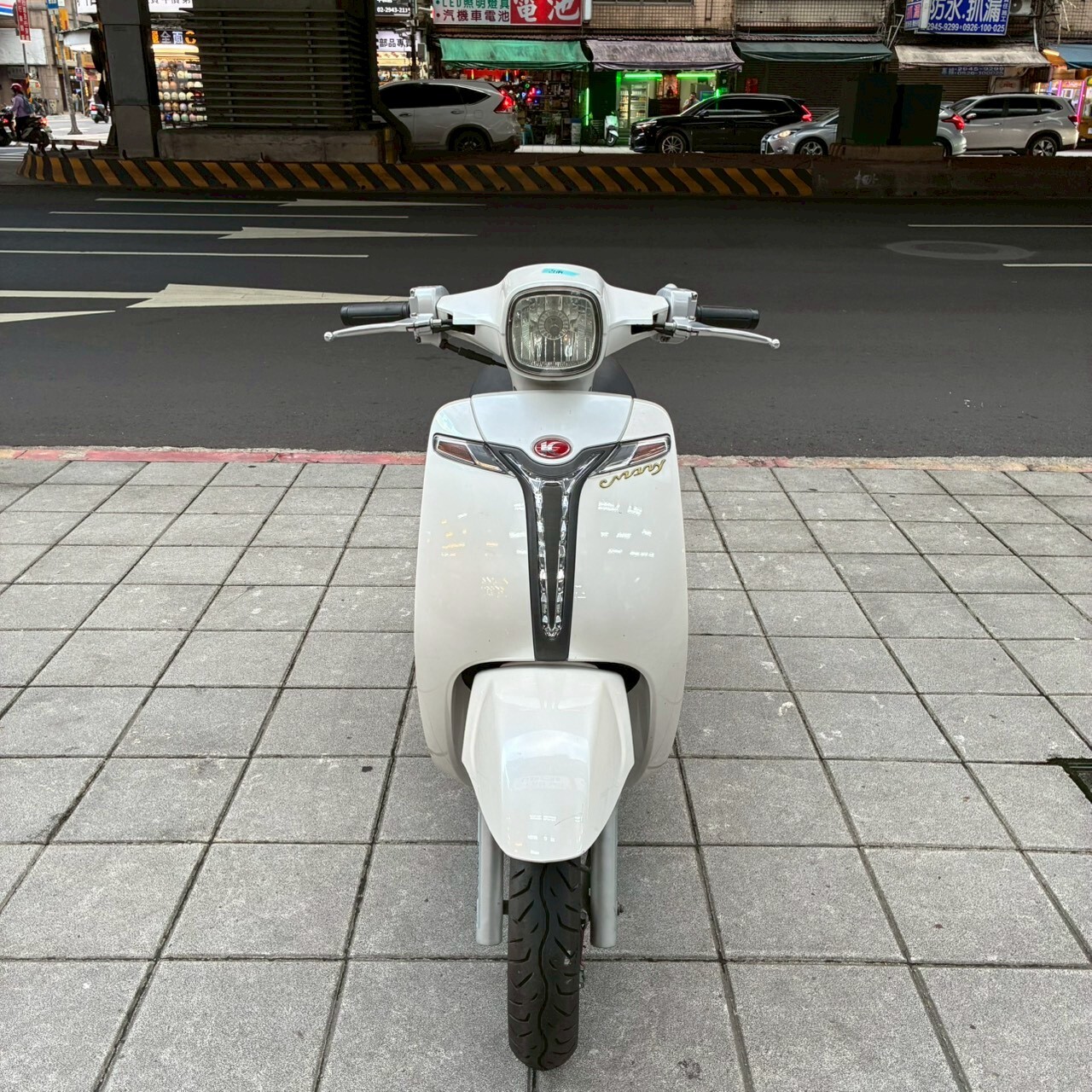 LINE_ALBUM__756_260619_1