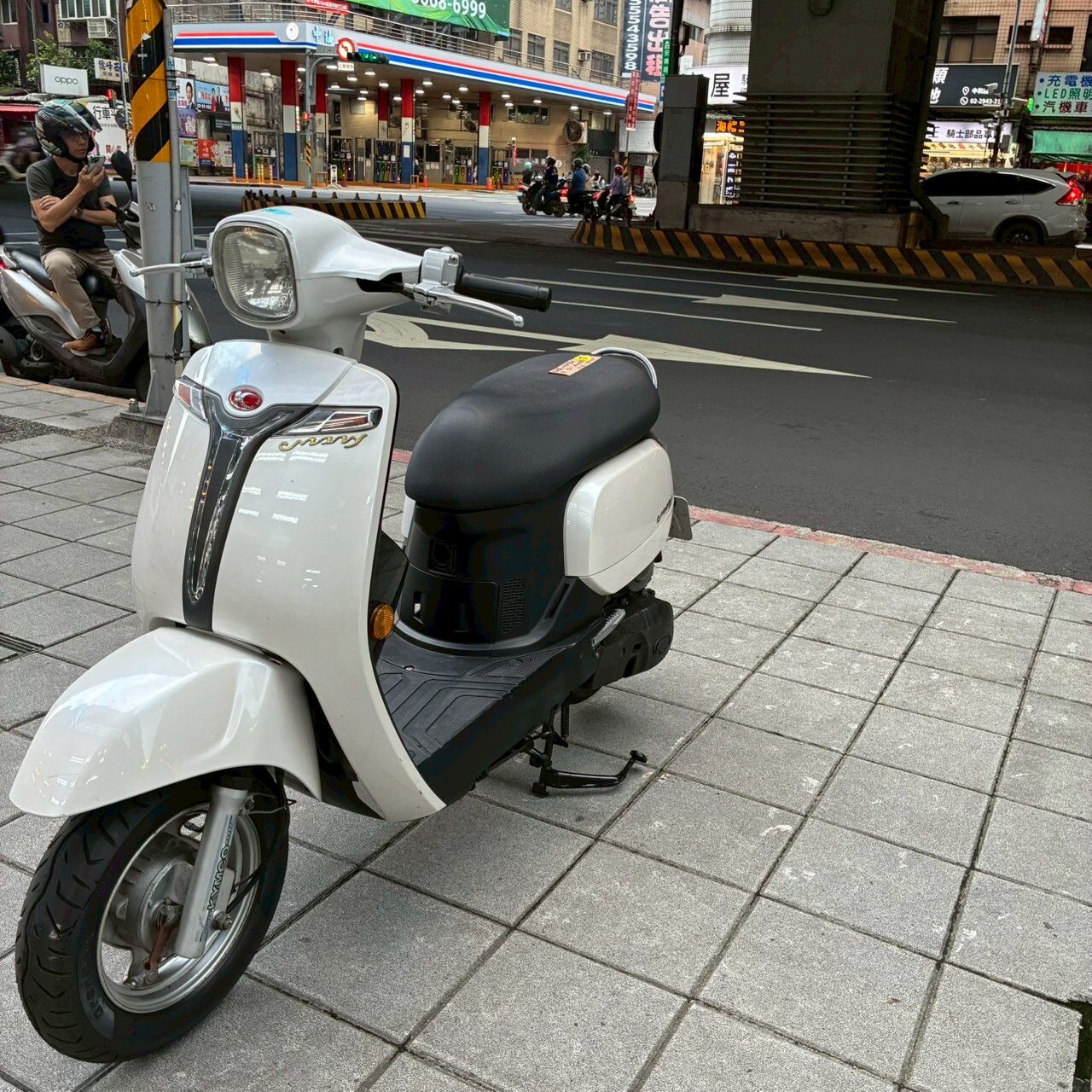 LINE_ALBUM__756_260619_2
