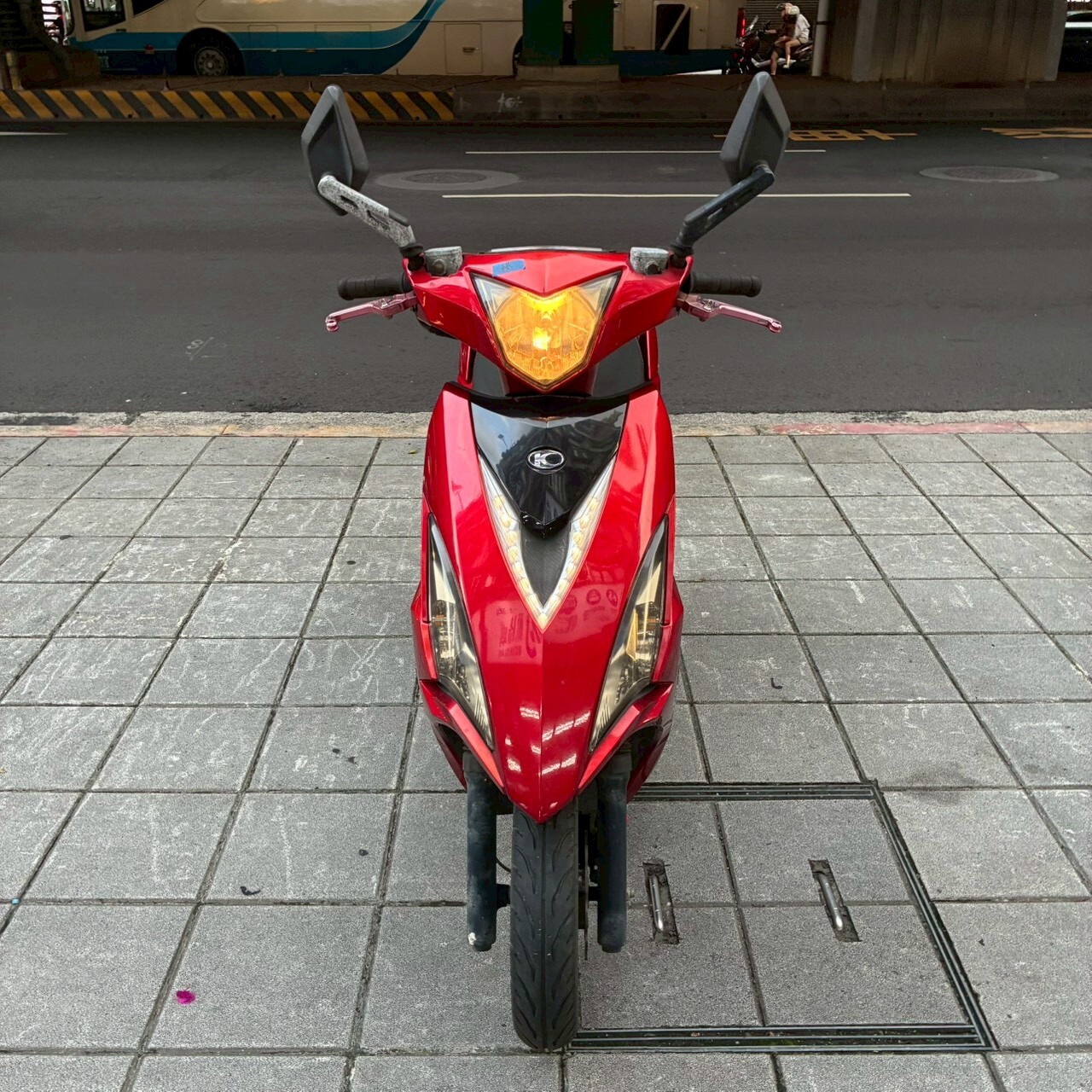 LINE_ALBUM__1302_260619_1