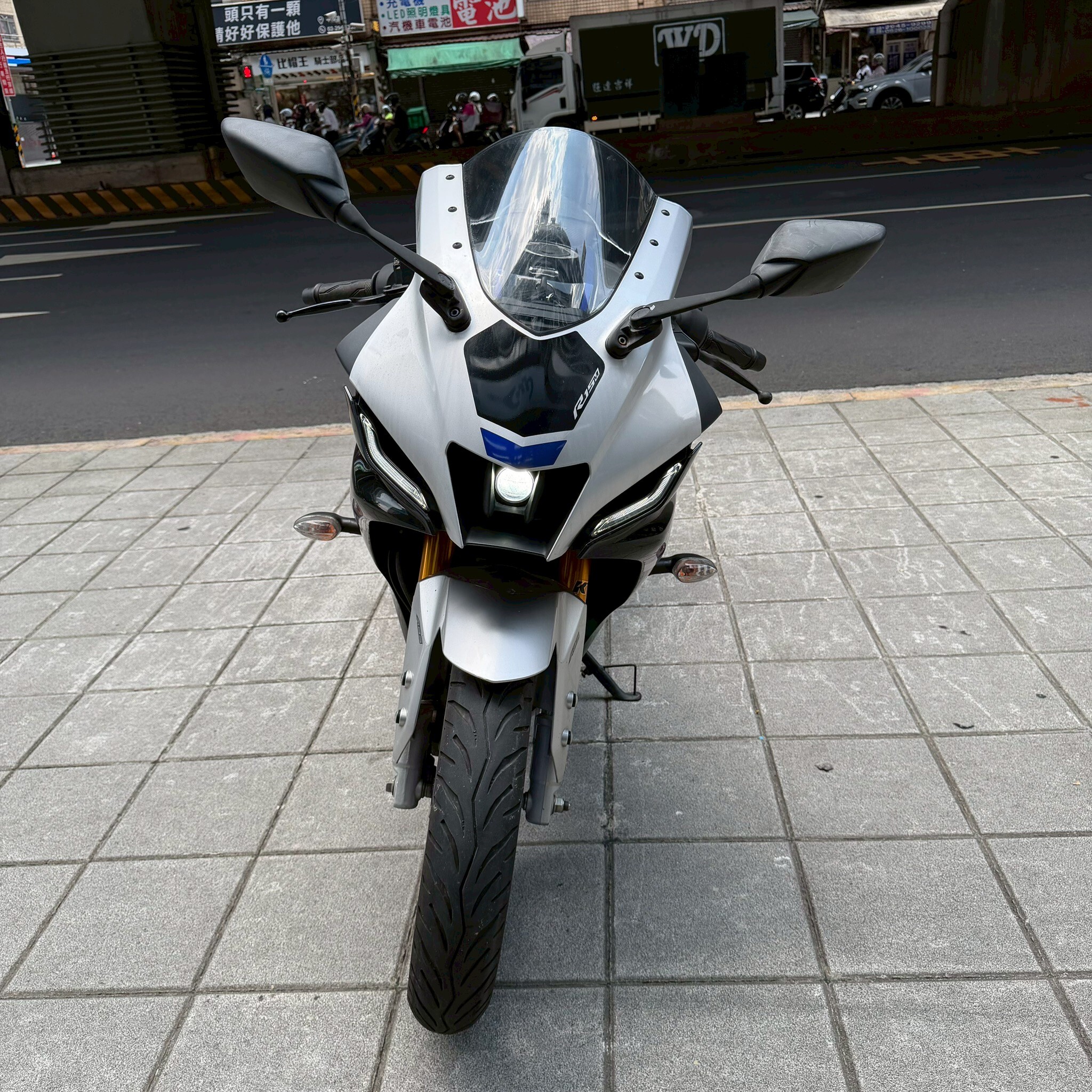 LINE_ALBUM_R15 M V4_7363_260625_1