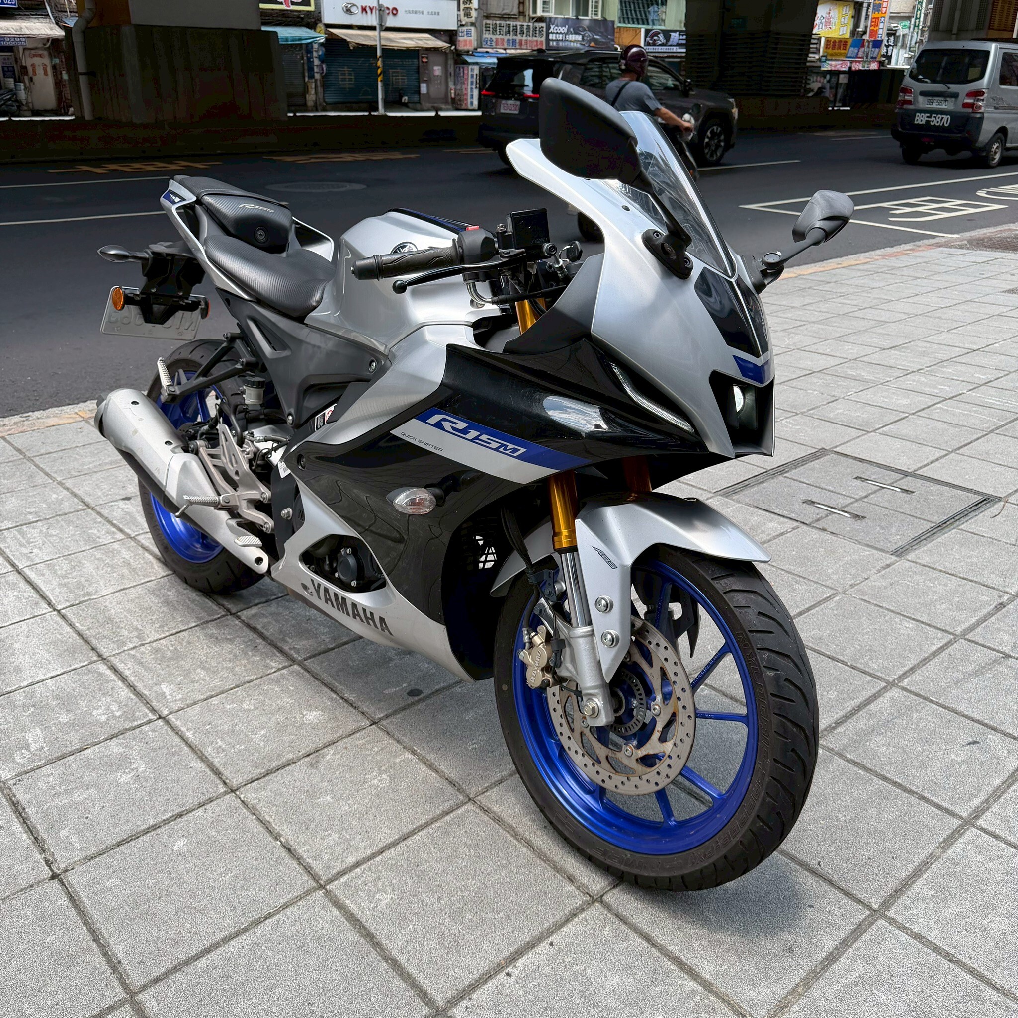 LINE_ALBUM_R15 M V4_7363_260625_3