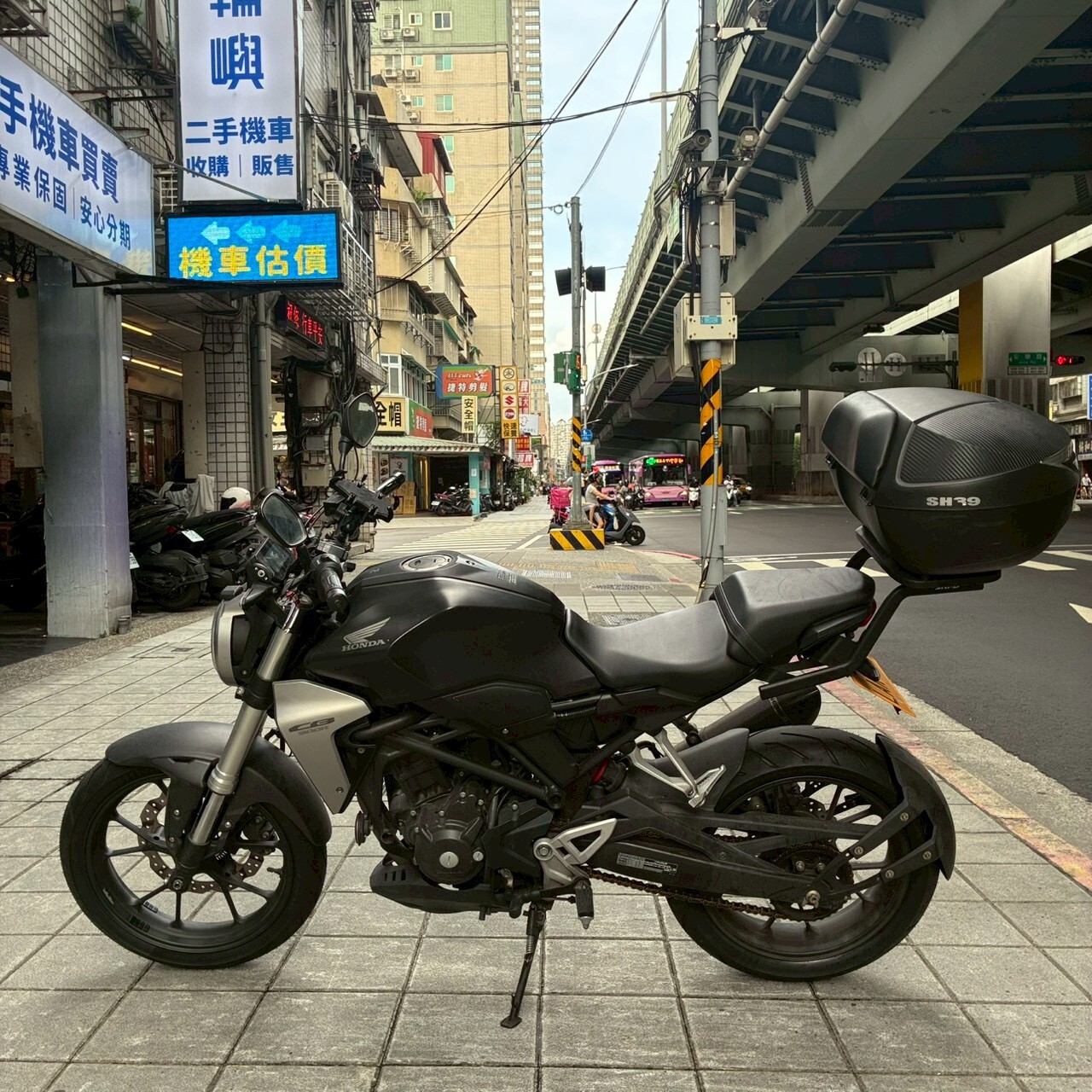 LINE_ALBUM_CB300R_9371_260702_3
