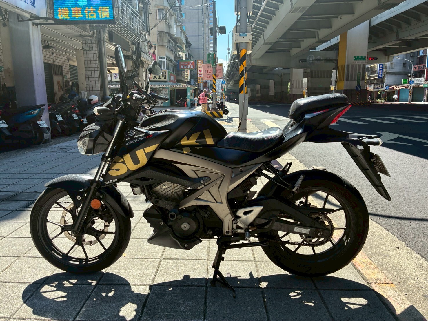 LINE_ALBUM_街魯_3375_260704_5