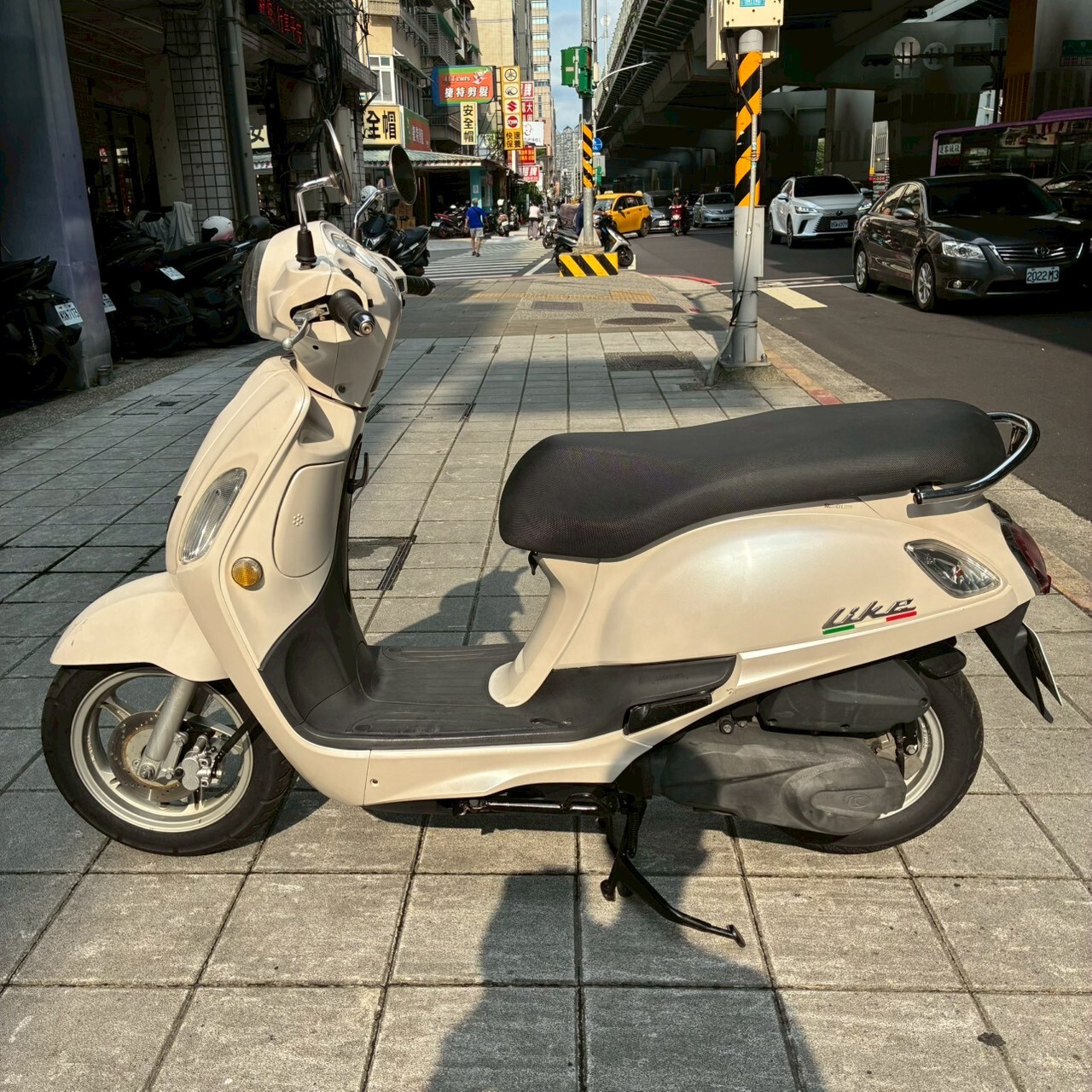 LINE_ALBUM_Like125_2666_260704_1