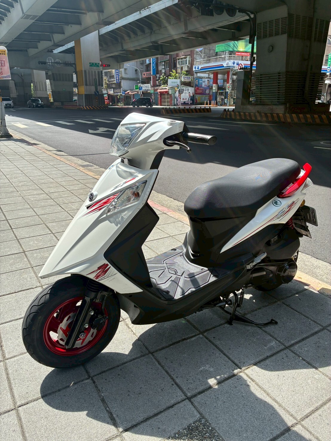 LINE_ALBUM__9566_260705_2
