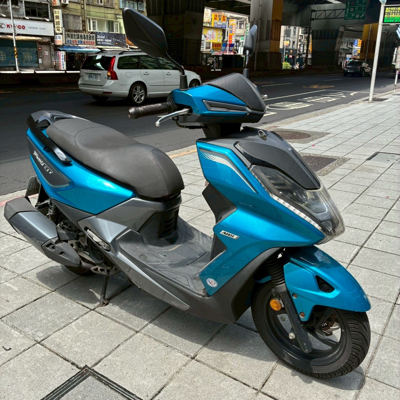 LINE_ALBUM_FNX125_5530_260713_2