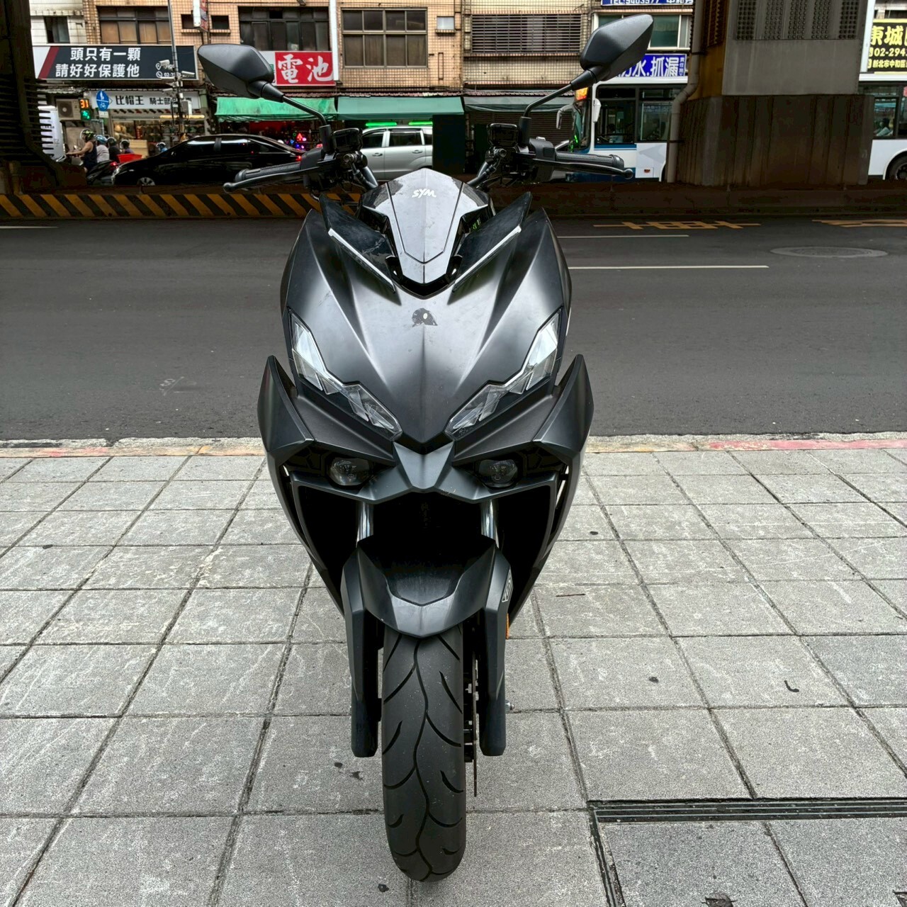 LINE_ALBUM__1769_260720_3