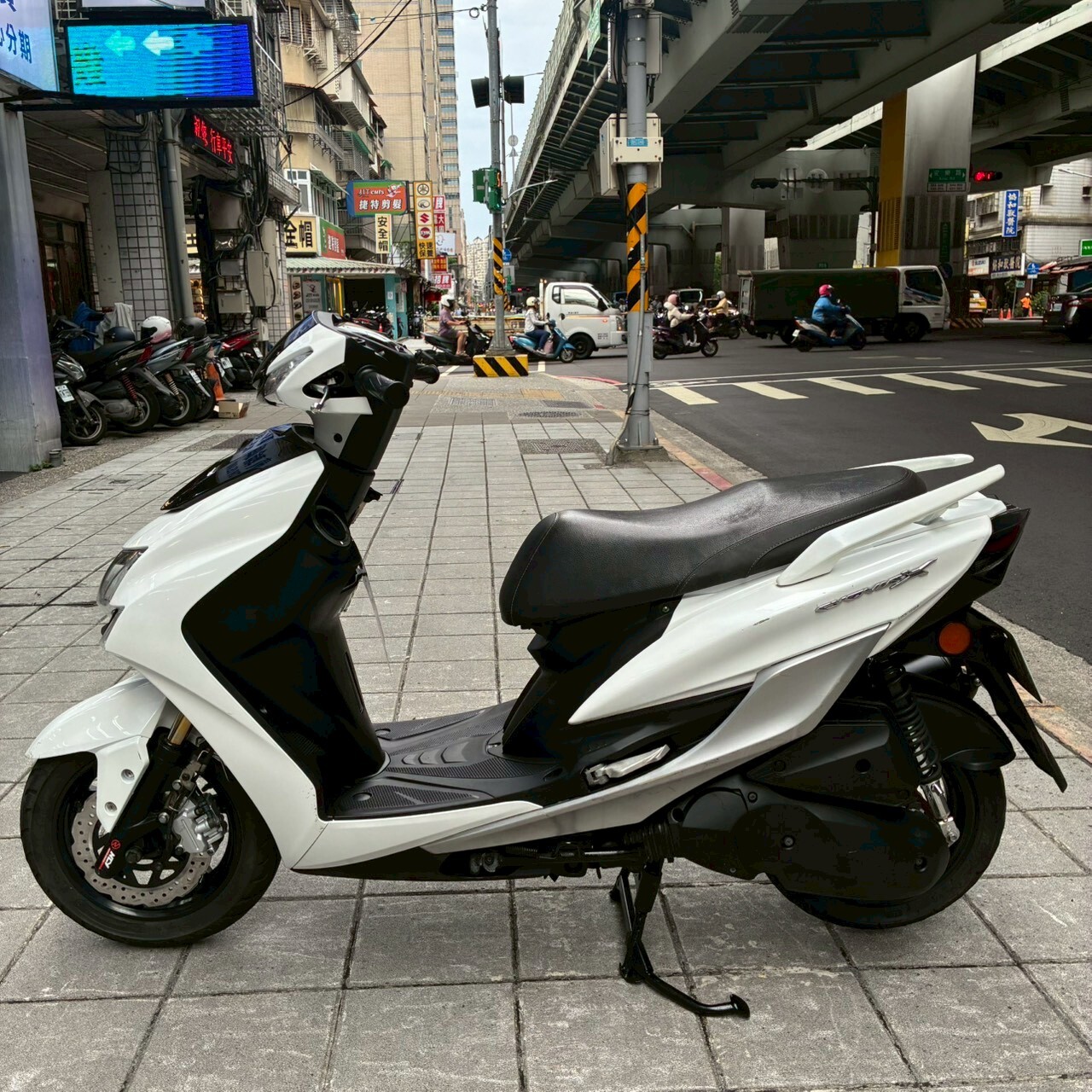 LINE_ALBUM__7020_260720_5