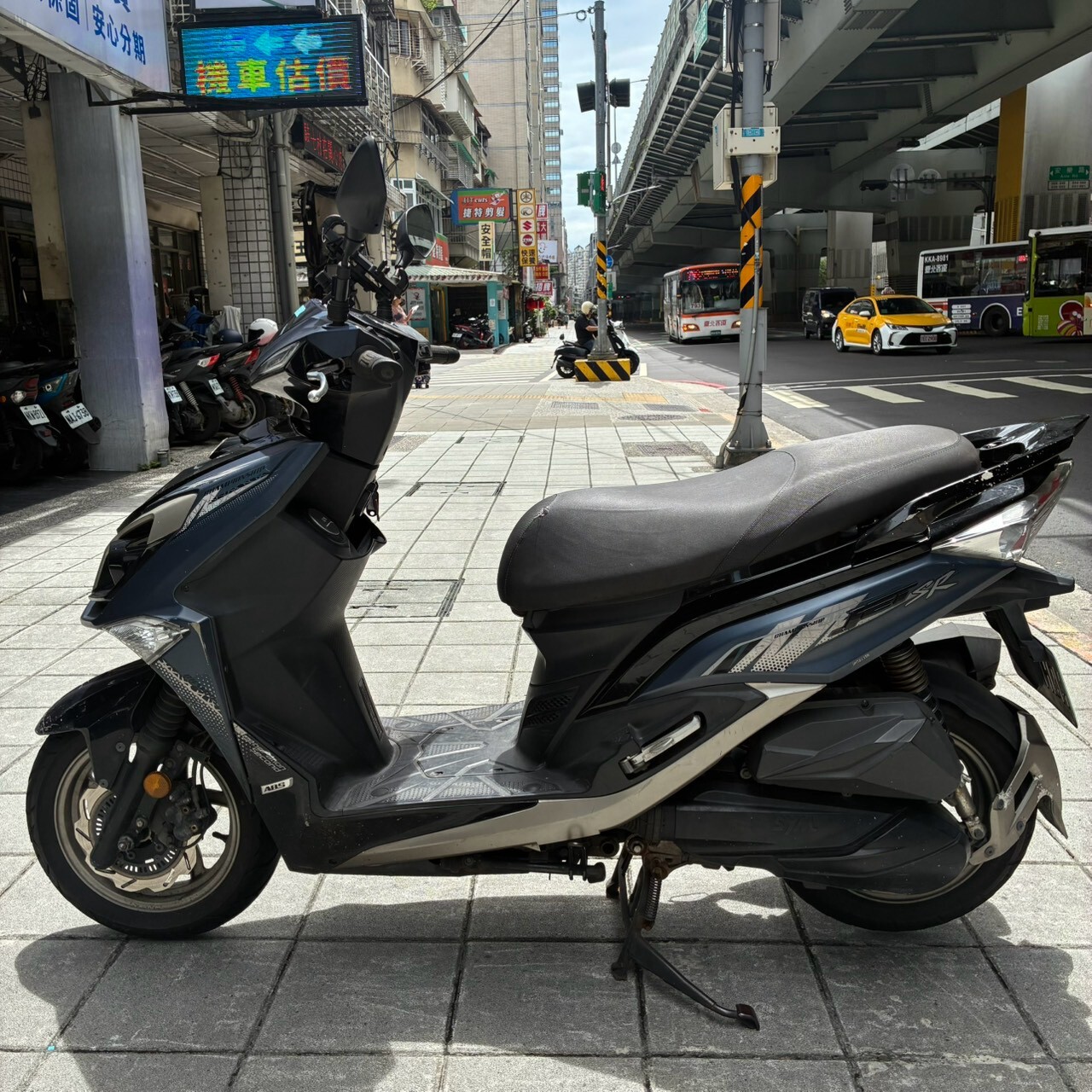 LINE_ALBUM_JET-SR_8363_260724_5