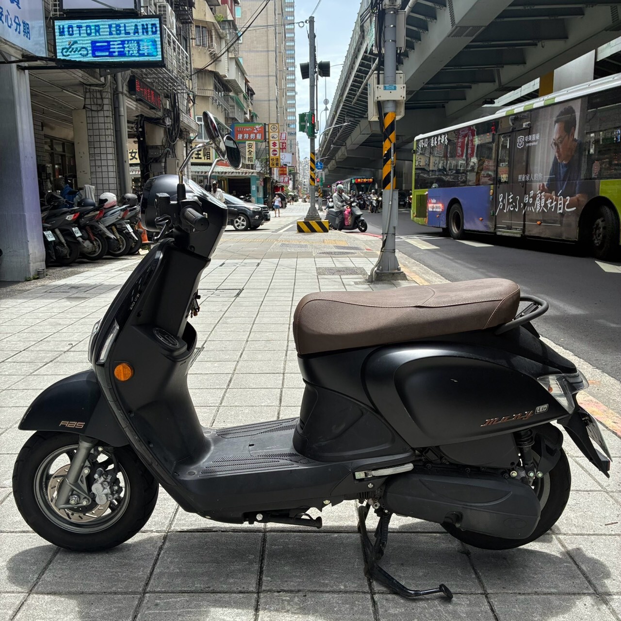 LINE_ALBUM_New many_9268_260724_5