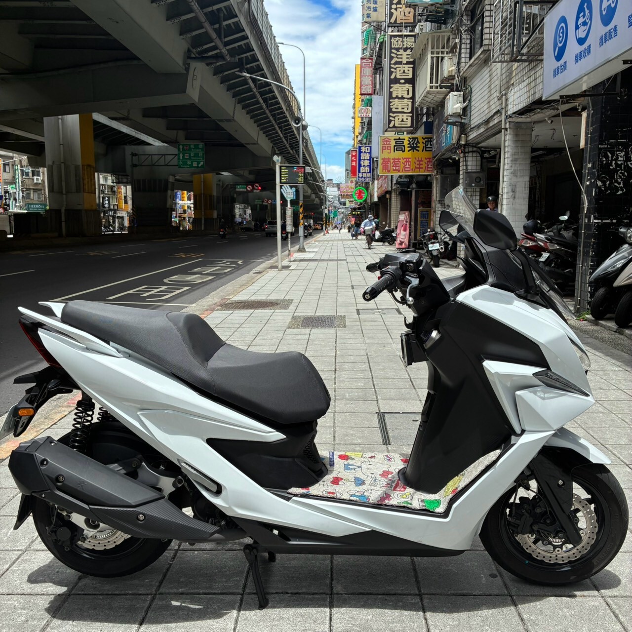 LINE_ALBUM__5779_260724_1