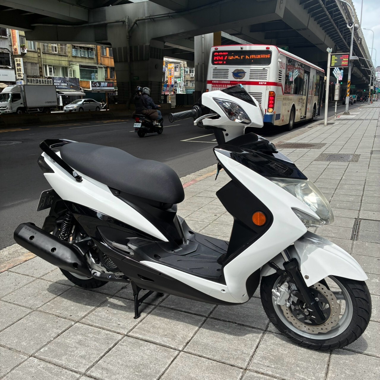 LINE_ALBUM__633_260727_4