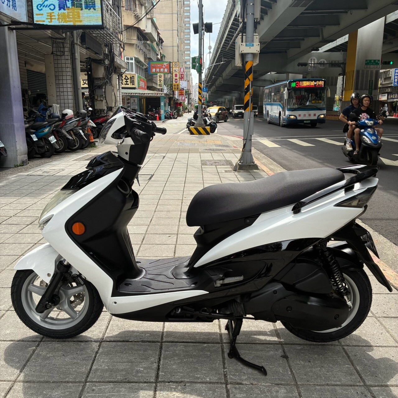 LINE_ALBUM__633_260727_1