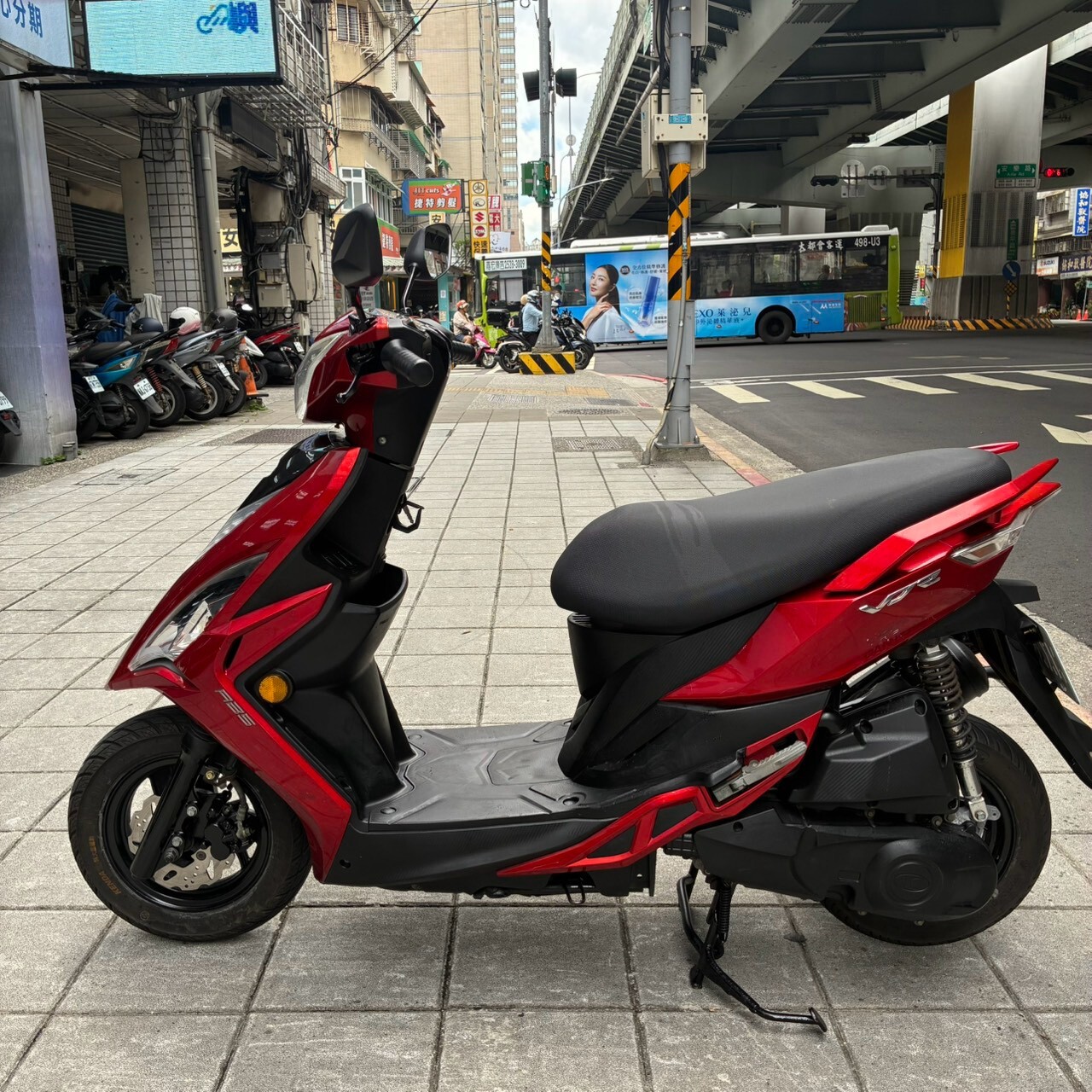LINE_ALBUM__1302_260727_1
