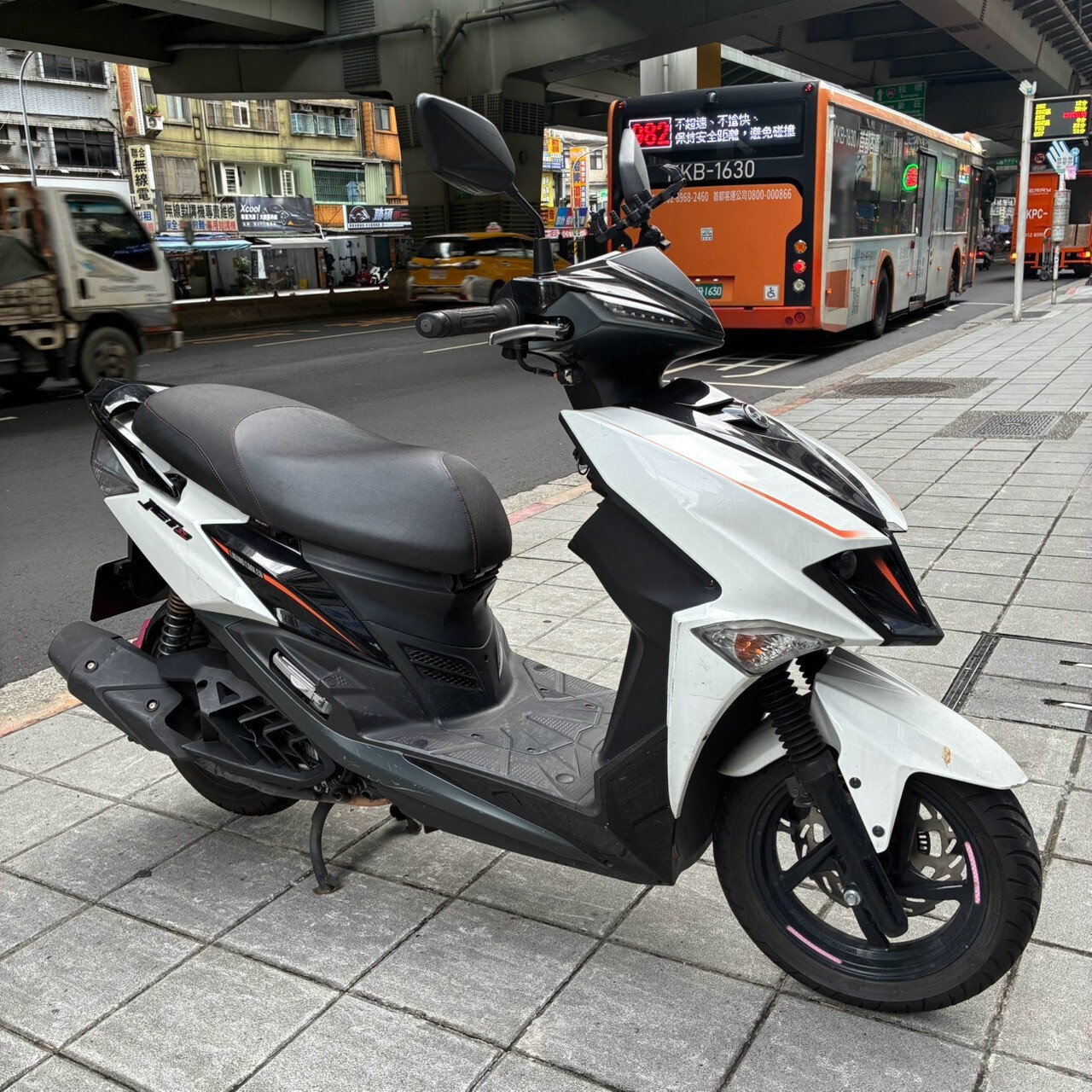 LINE_ALBUM_JET-SL_7002_260727_2