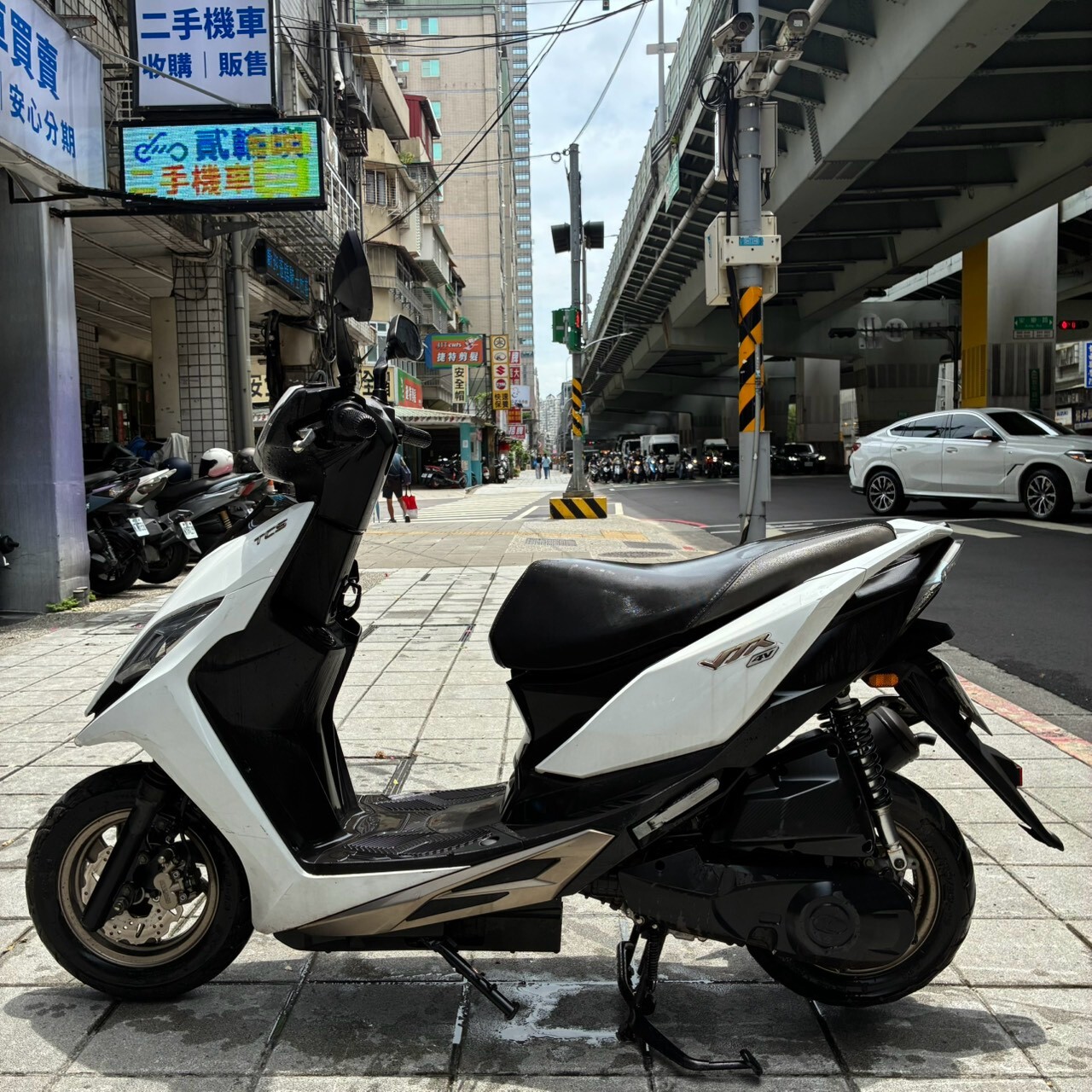 LINE_ALBUM_VJR_3801_260810_5